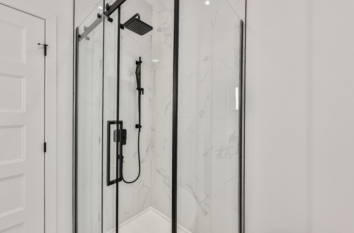 Salle de bains - Rue Des Rêves, Sainte-Julienne, QC - Indoor Photo Showing Bathroom