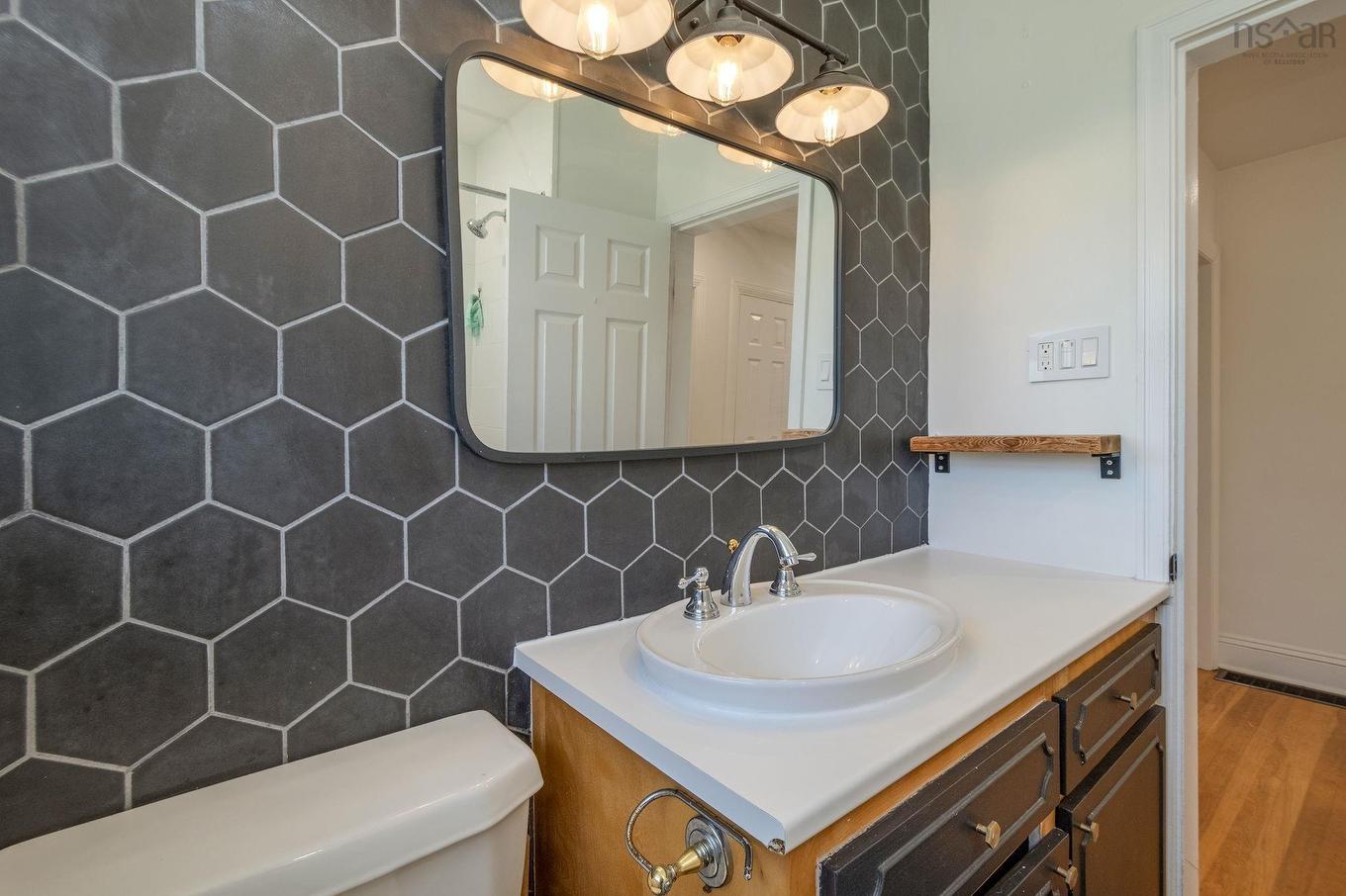 1 Grandview Drive, Dartmouth, NS