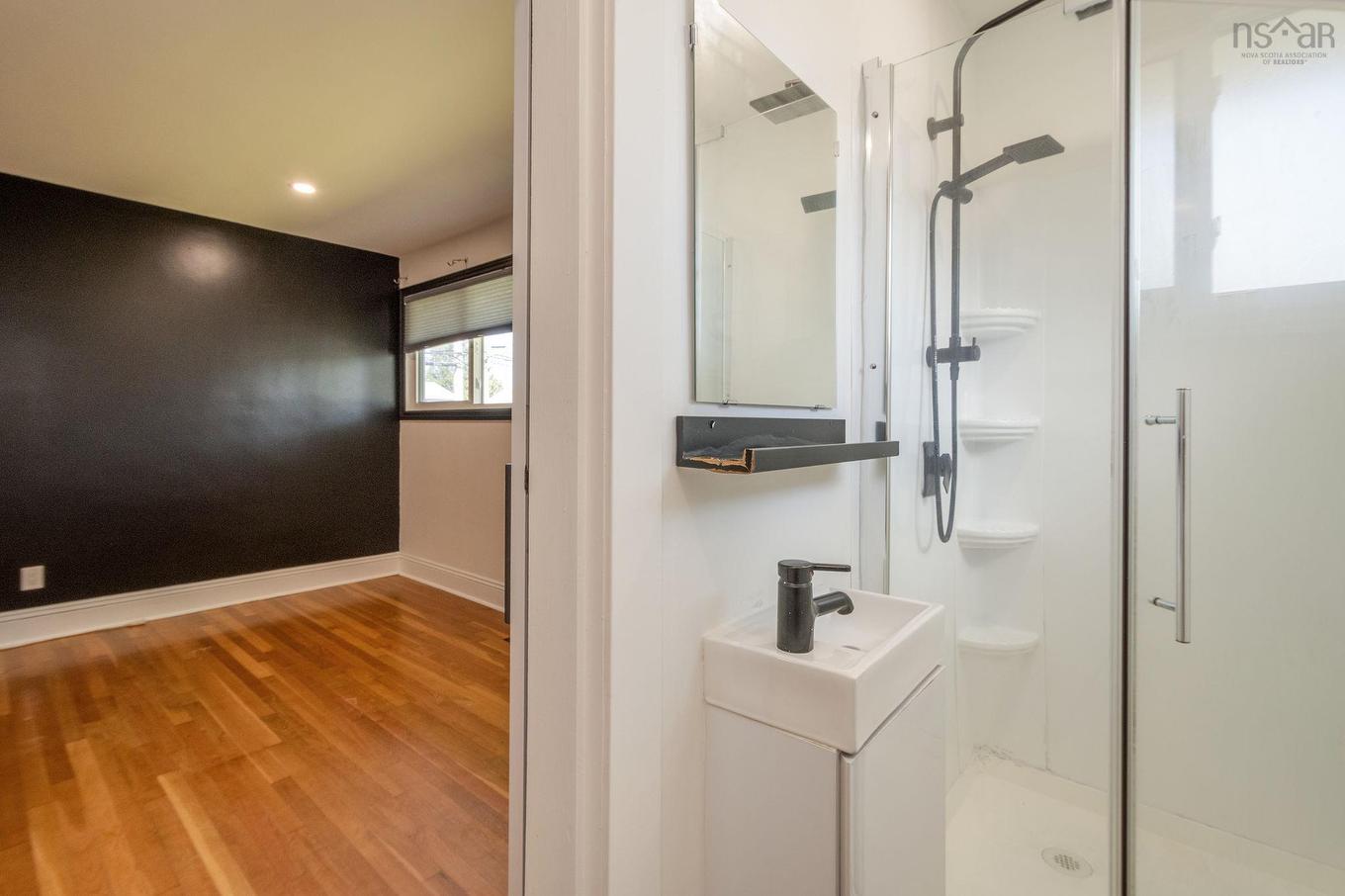 1 Grandview Drive, Dartmouth, NS