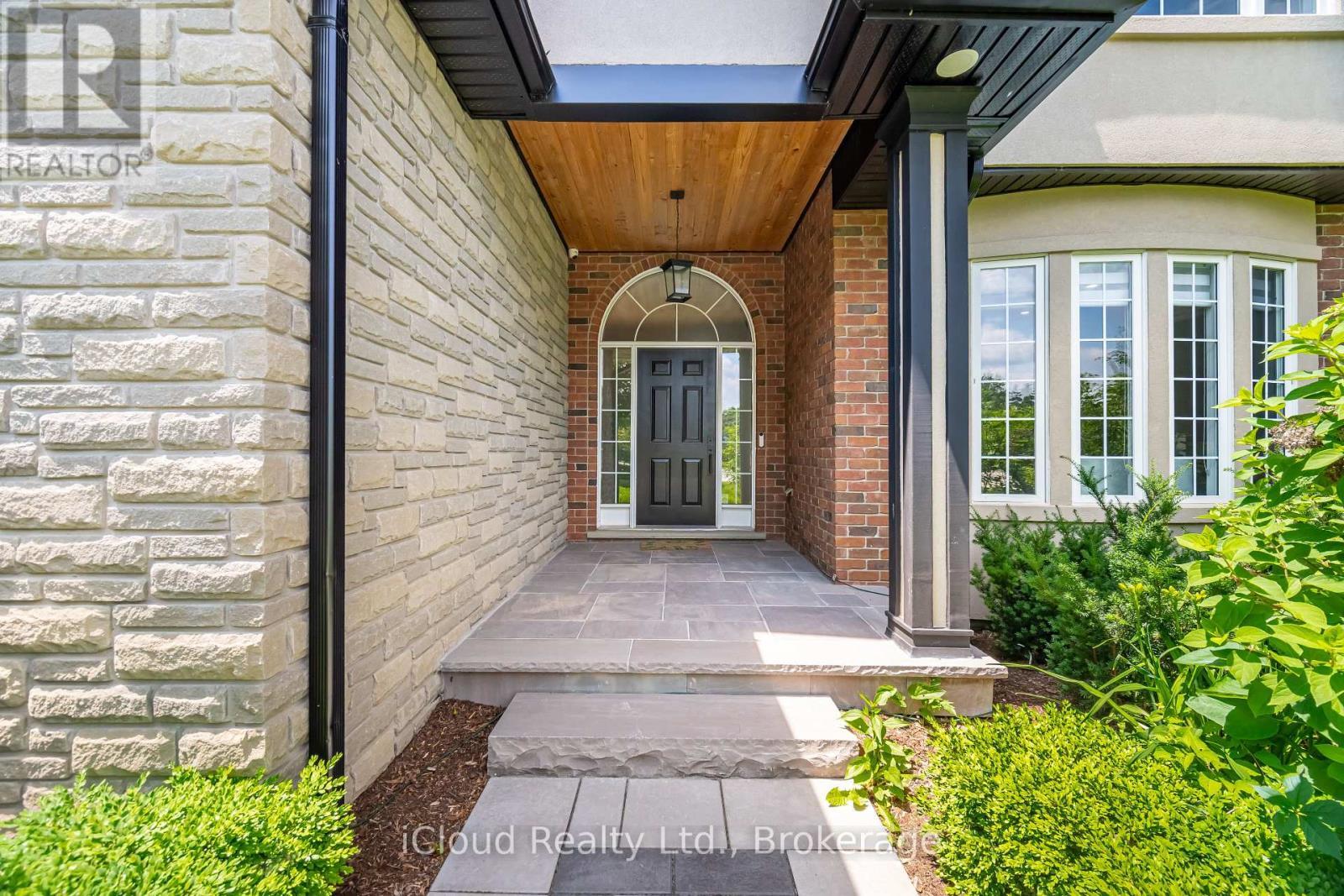 4 Deer View Ridge, Puslinch, ON - Outdoor