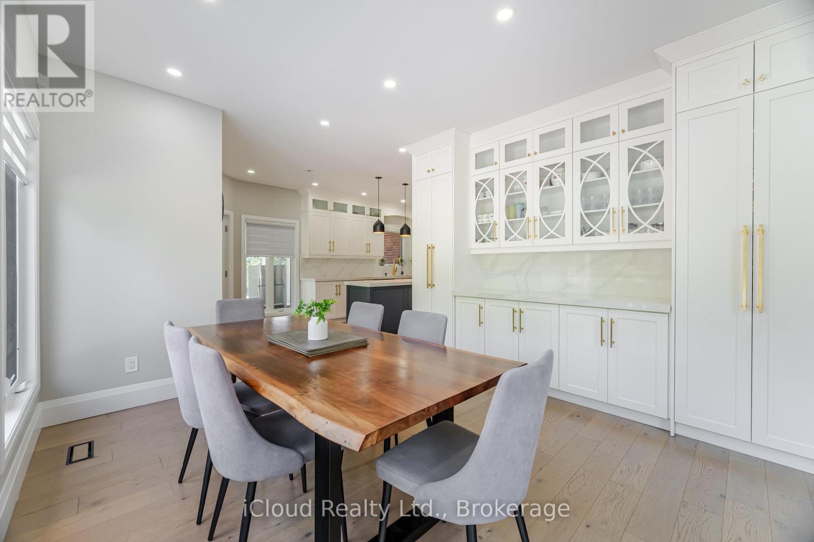 4 Deer View Ridge, Puslinch, ON - Indoor Photo Showing Dining Room