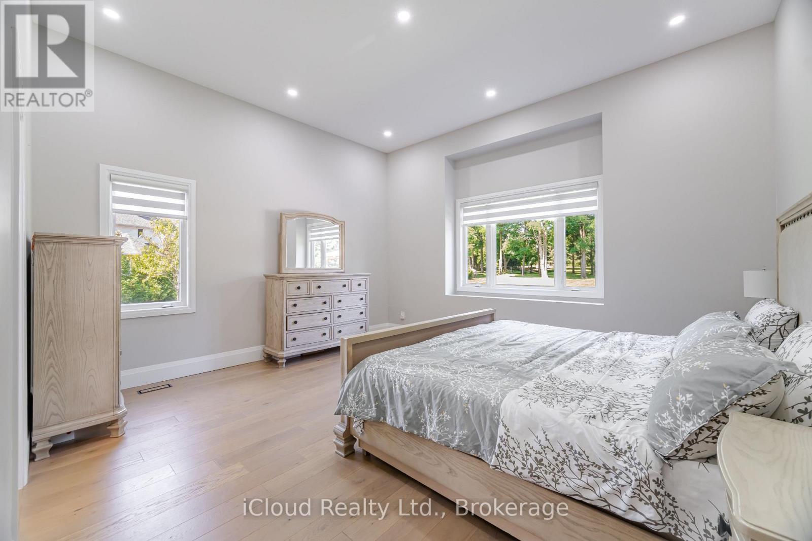 4 Deer View Ridge, Puslinch, ON - Indoor Photo Showing Bedroom