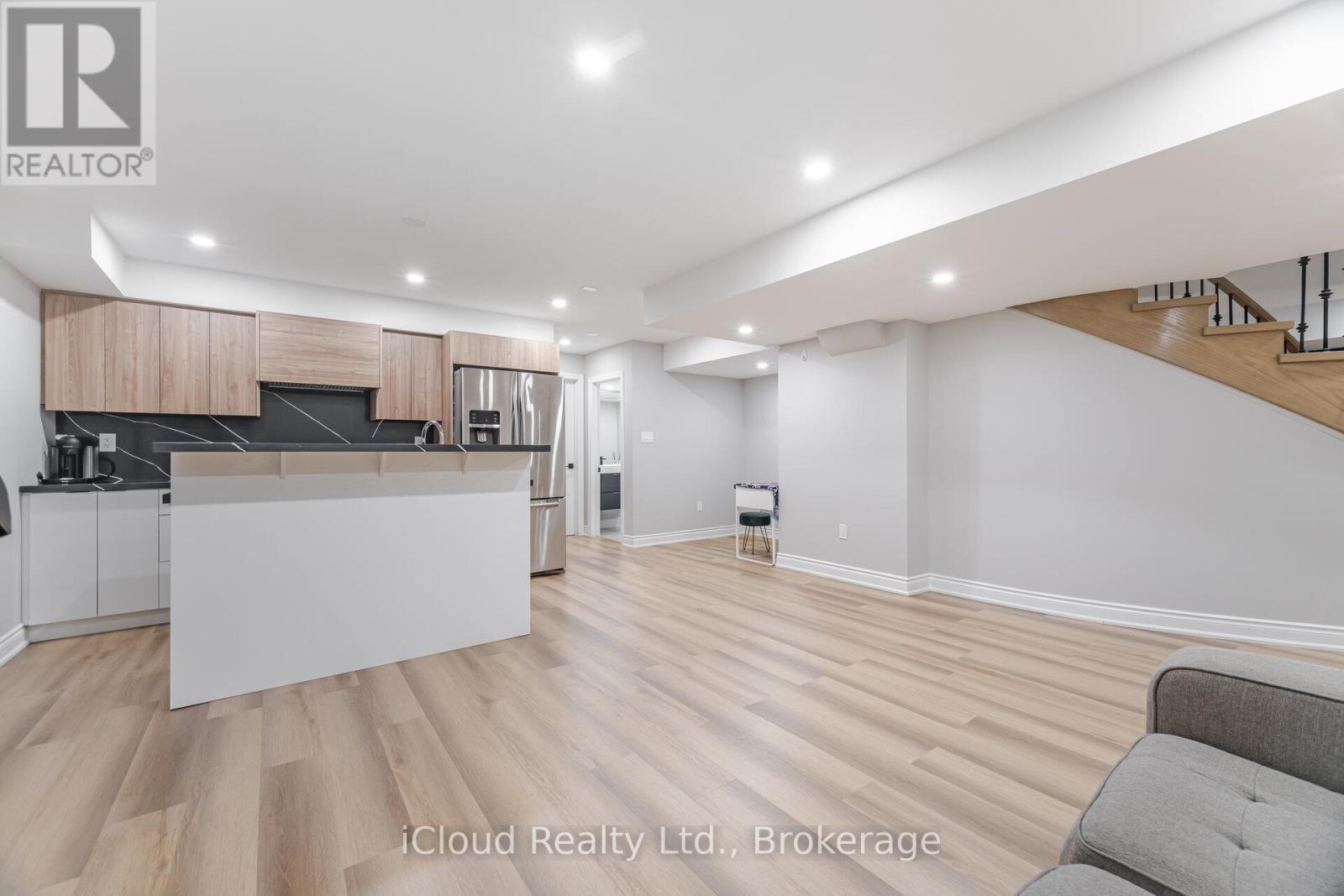 4 Deer View Ridge, Puslinch, ON - Indoor Photo Showing Kitchen