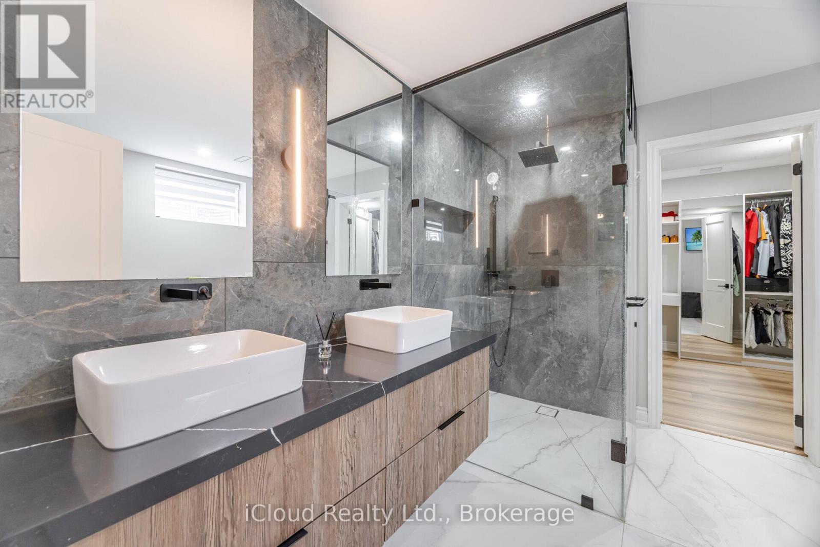 4 Deer View Ridge, Puslinch, ON - Indoor Photo Showing Bathroom