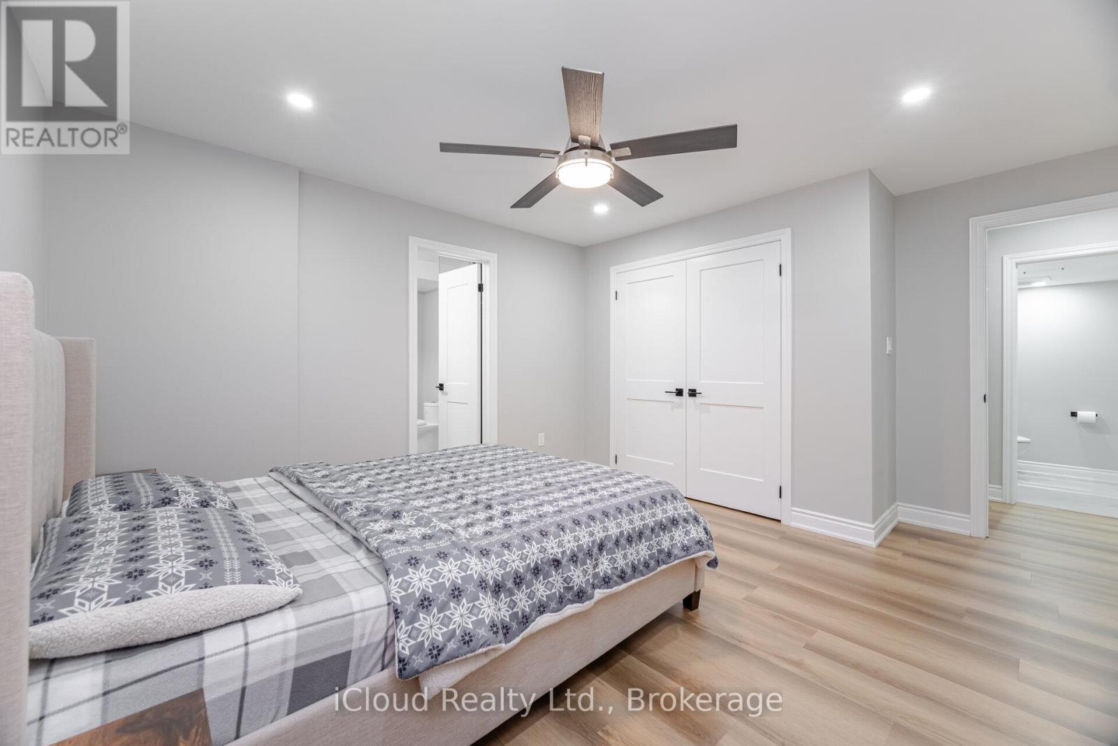 4 Deer View Ridge, Puslinch, ON - Indoor Photo Showing Bedroom