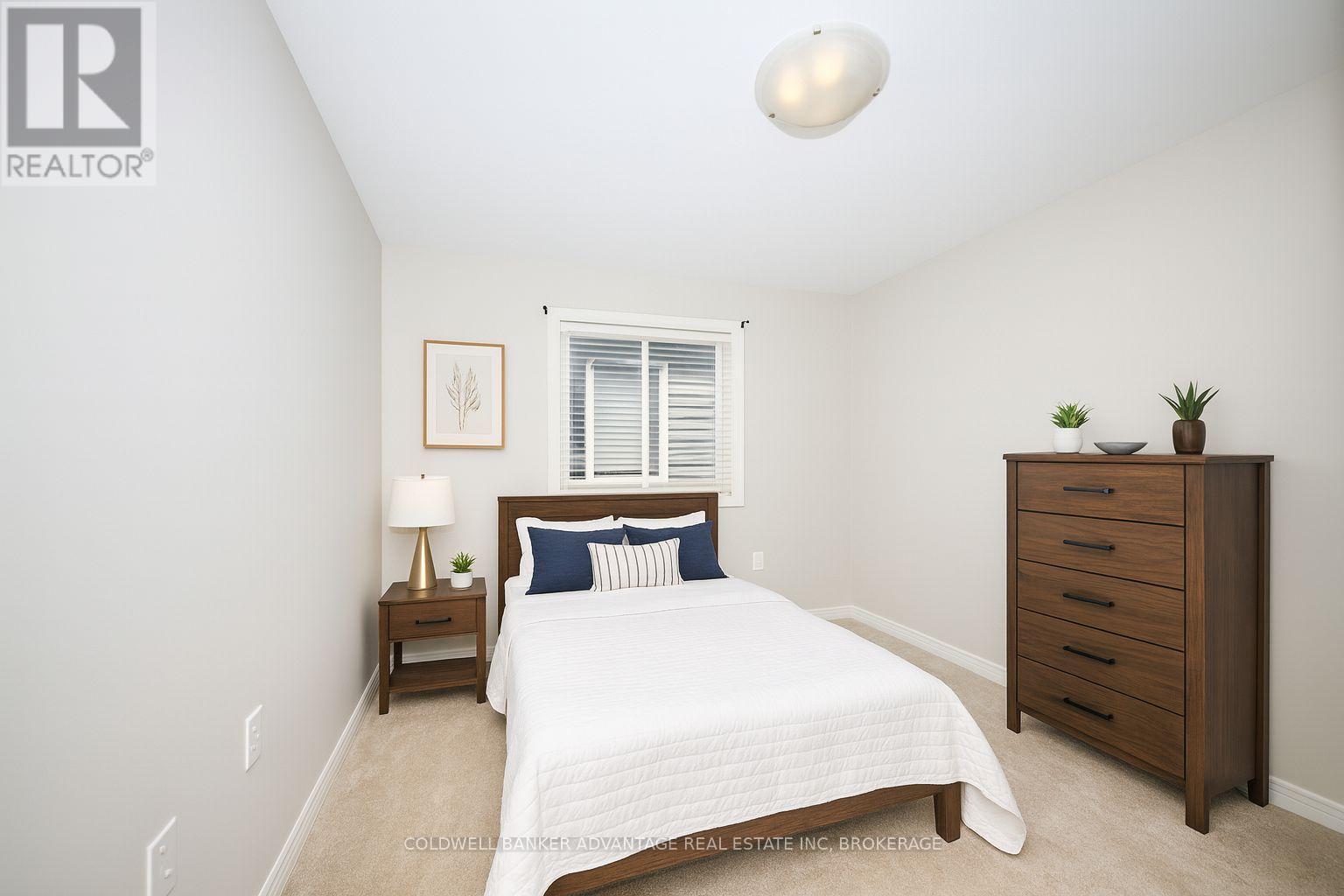324 Louise Street, Welland (Lincoln/Crowland), ON - Indoor Photo Showing Bedroom