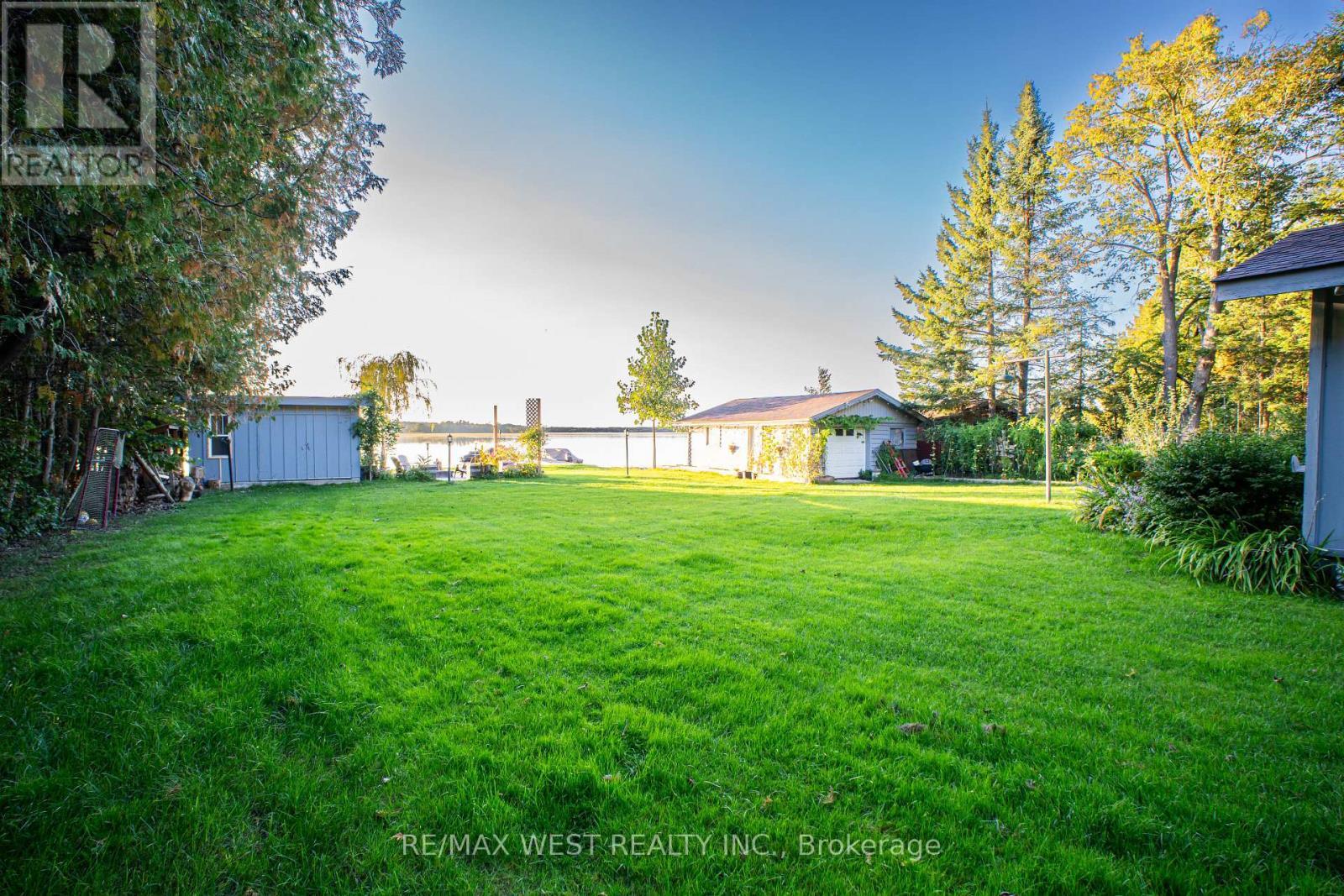 1392 Island View Drive, Selwyn, ON - Outdoor