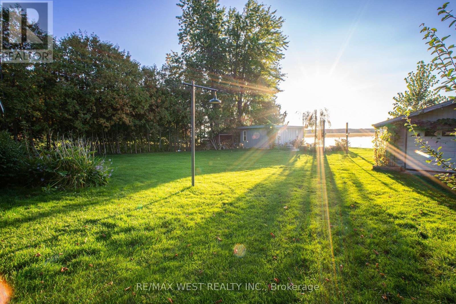 1392 Island View Drive, Selwyn, ON - Outdoor