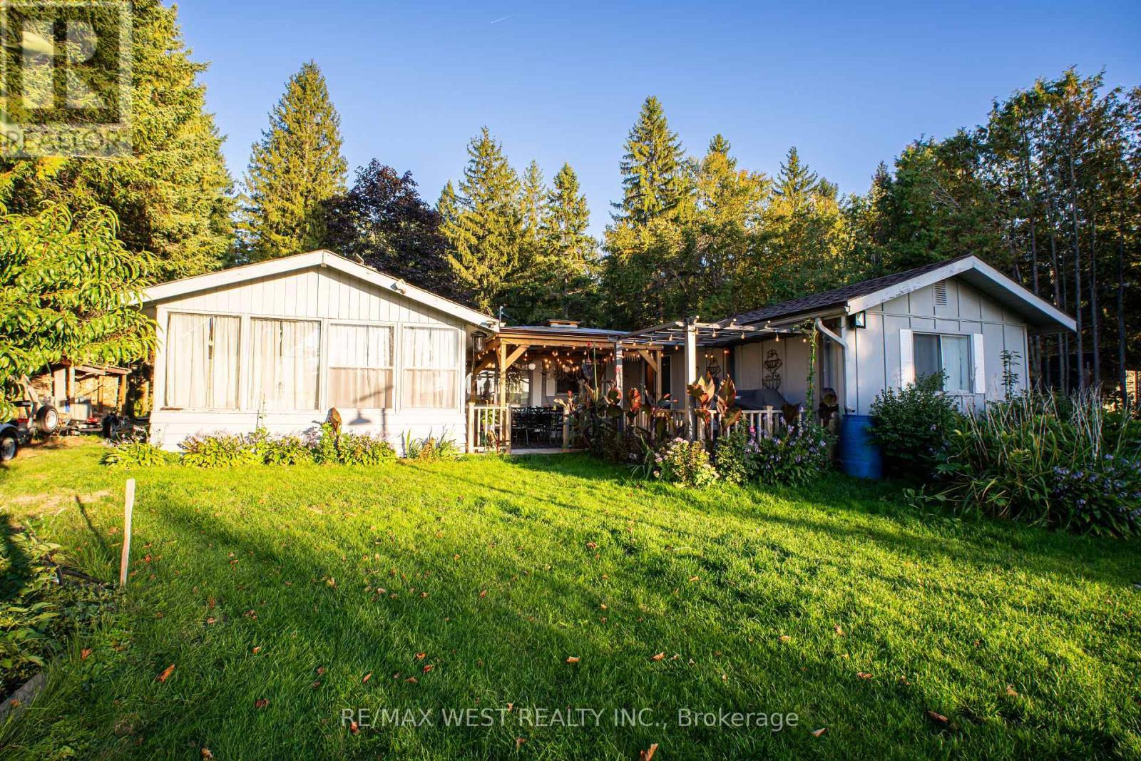 1392 Island View Drive, Selwyn, ON - Outdoor