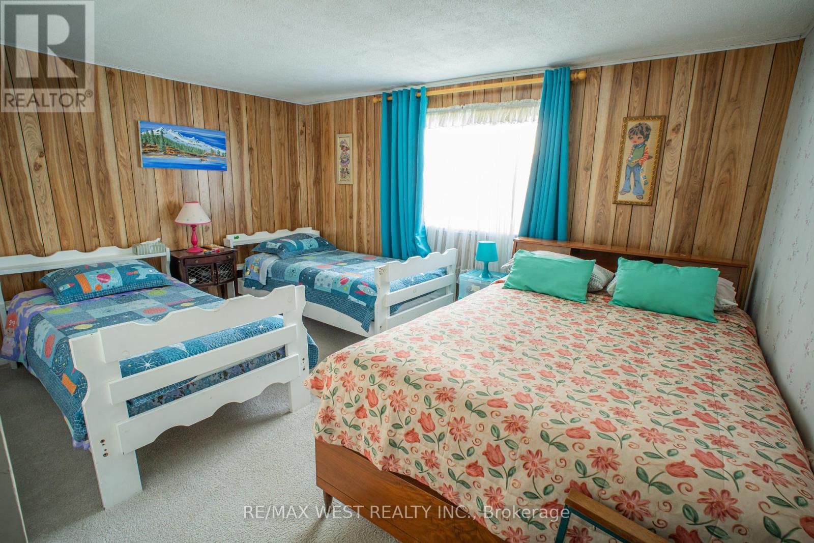 1392 Island View Drive, Selwyn, ON - Indoor Photo Showing Bedroom