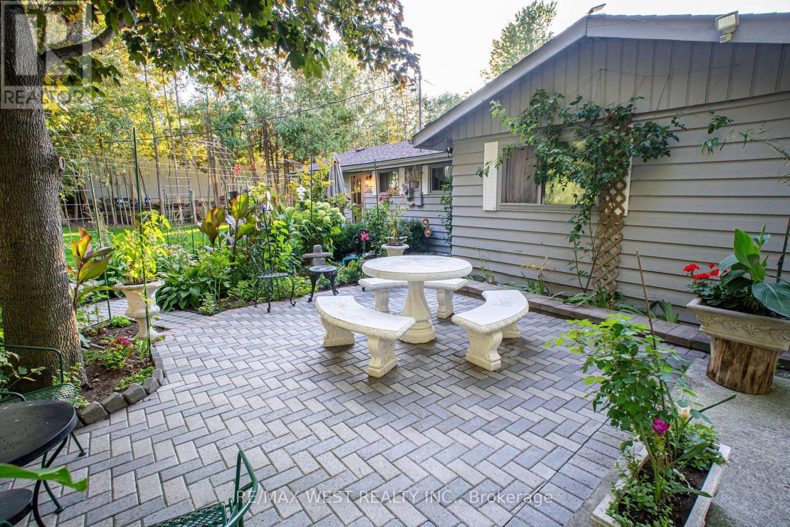 1392 Island View Drive, Selwyn, ON - Outdoor With Deck Patio Veranda