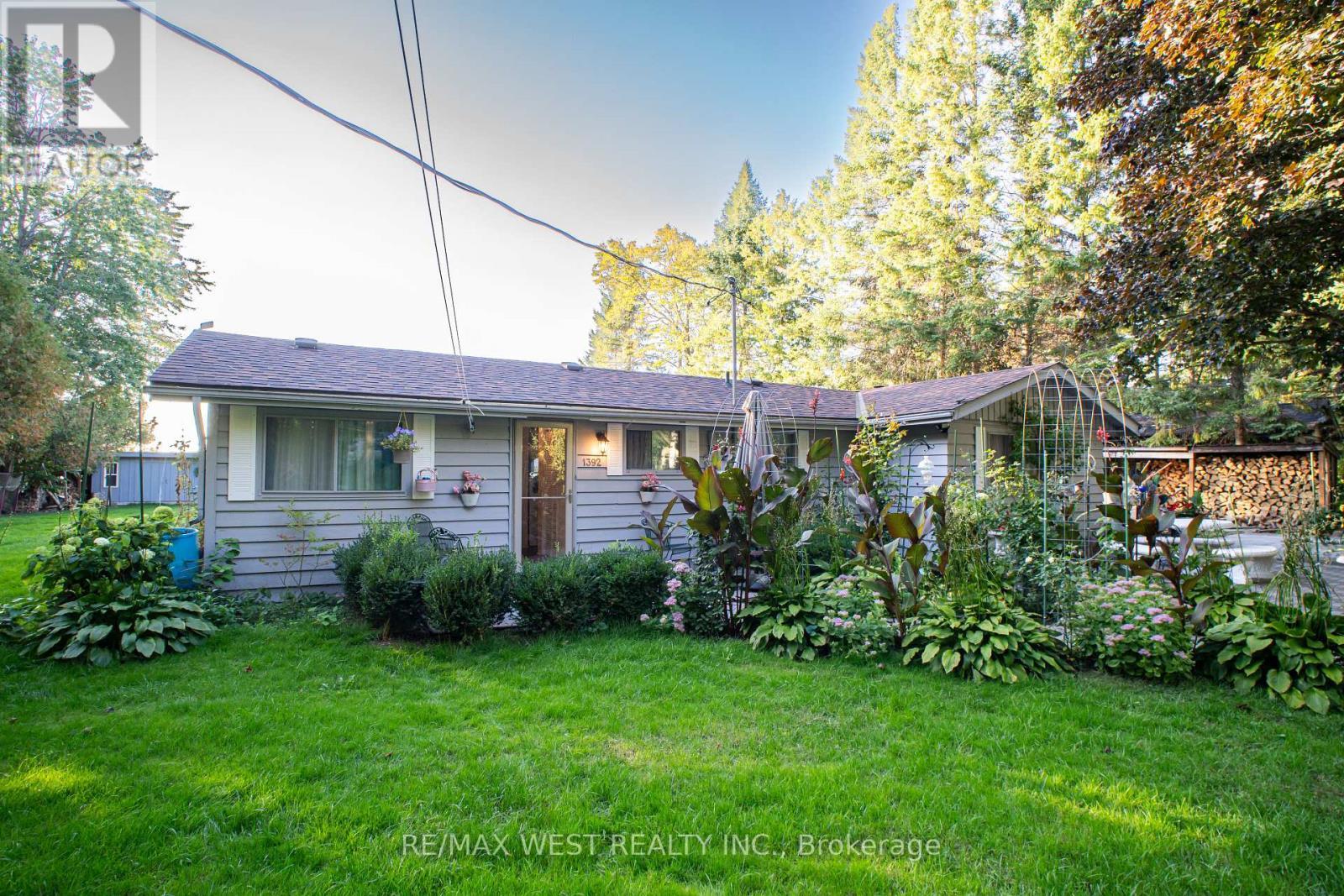 1392 Island View Drive, Selwyn, ON - Outdoor