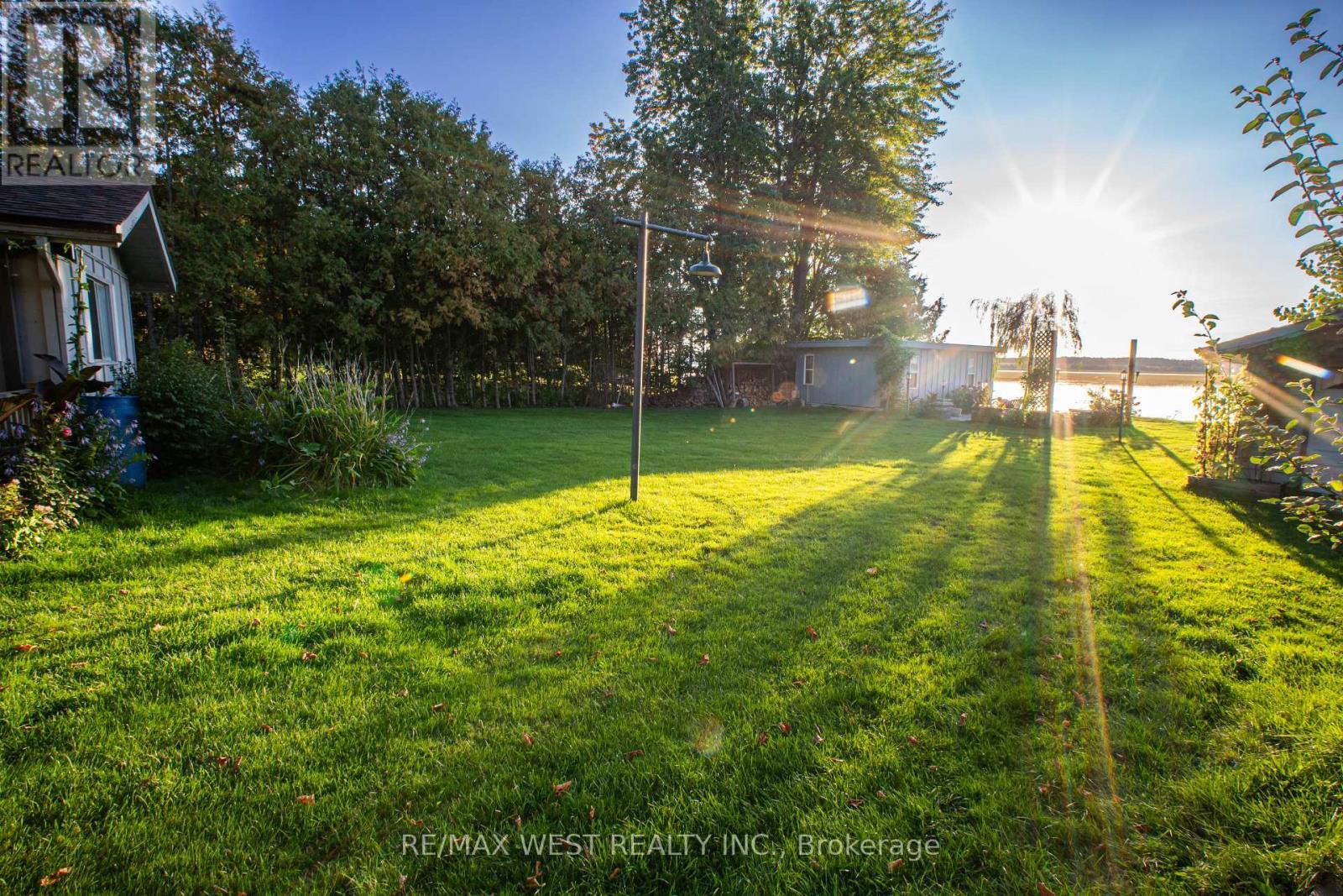 1392 Island View Drive, Selwyn, ON - Outdoor