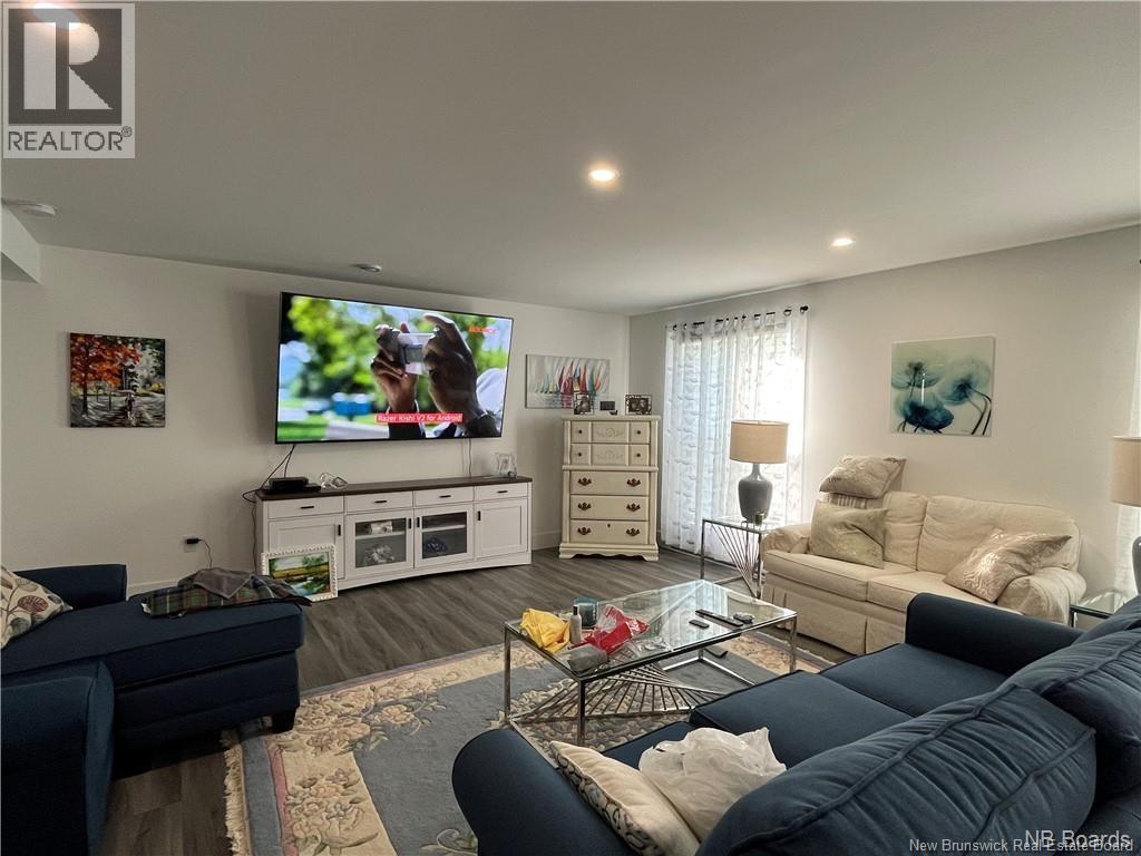 9 Flagstone Drive, Quispamsis, NB - Indoor Photo Showing Living Room