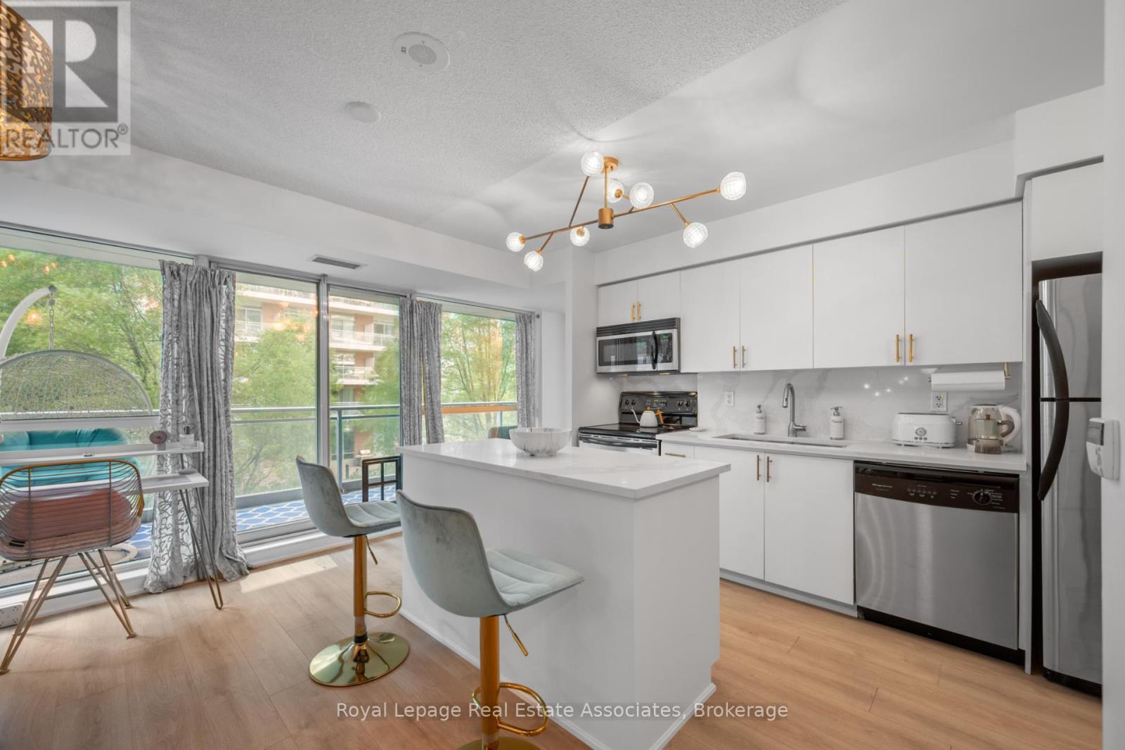 222 - 80 Western Battery Road, Toronto, ON - Indoor Photo Showing Kitchen
