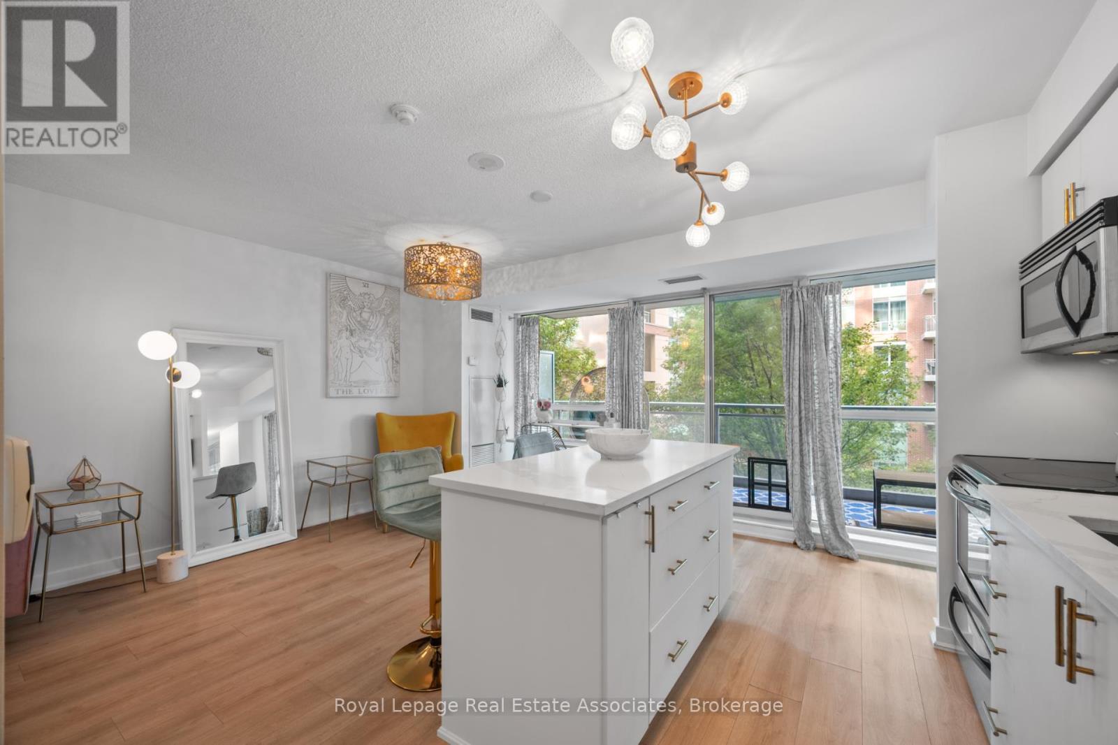 222 - 80 Western Battery Road, Toronto, ON - Indoor Photo Showing Kitchen