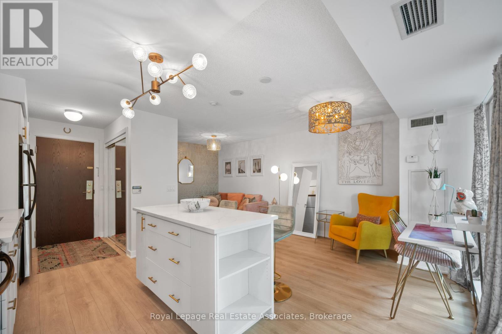 222 - 80 Western Battery Road, Toronto, ON - Indoor