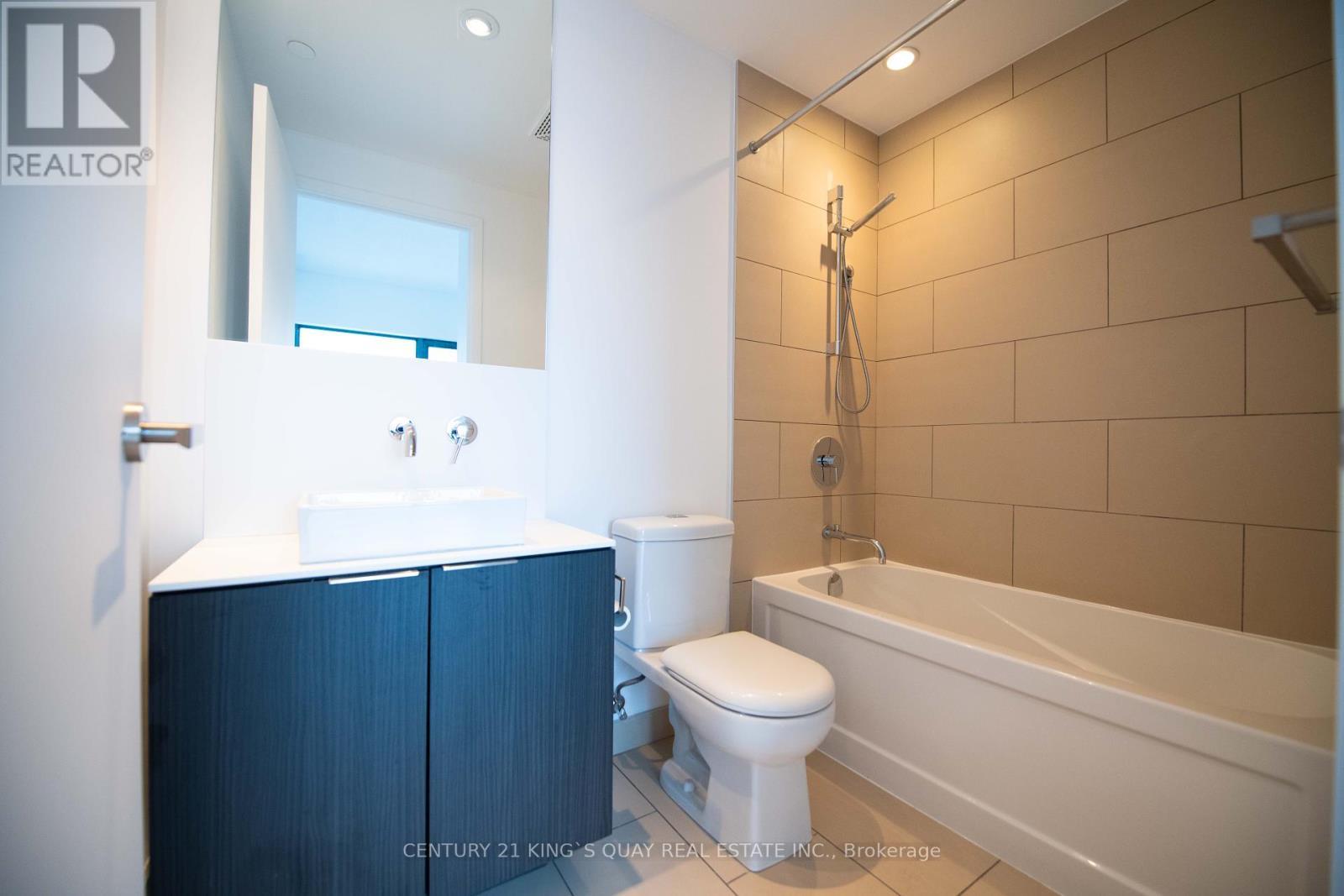 3007 - 159 Dundas Street E, Toronto, ON - Indoor Photo Showing Bathroom