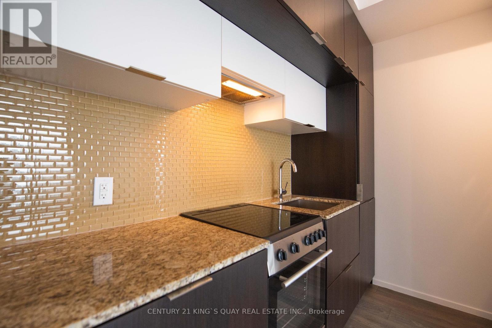 3007 - 159 Dundas Street E, Toronto, ON - Indoor Photo Showing Kitchen