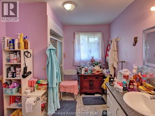 30089 West Bothwell Road, Bothwell, ON - Indoor Photo Showing Bathroom