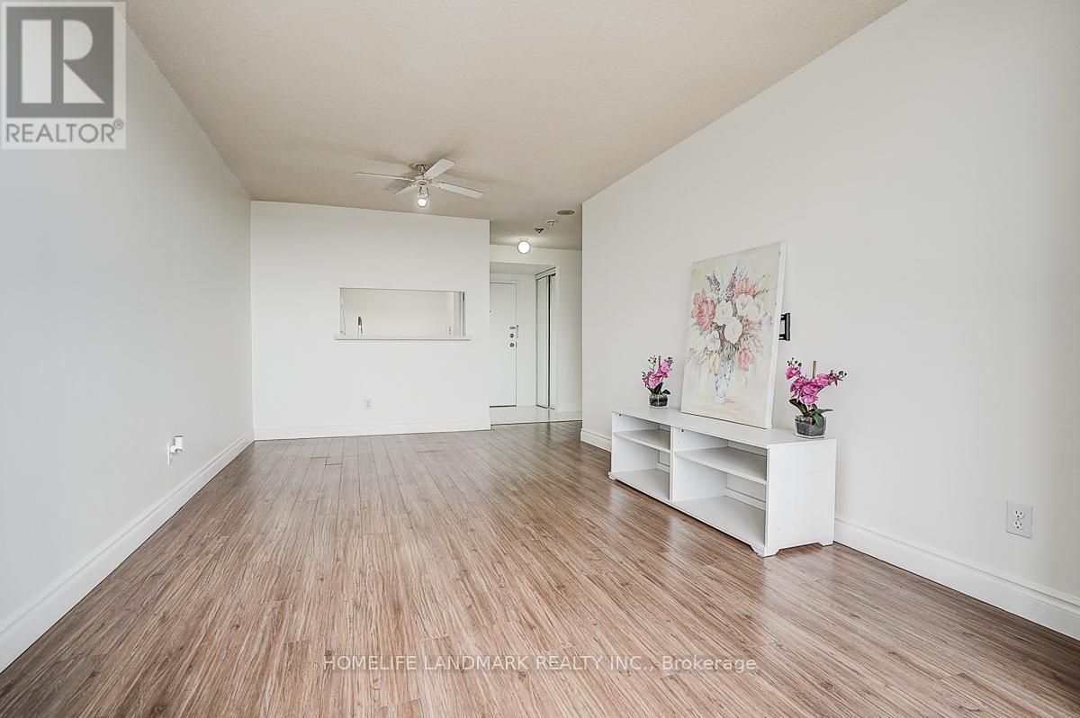 915 - 2550 Lawrence Avenue E, Toronto, ON - Indoor Photo Showing Other Room