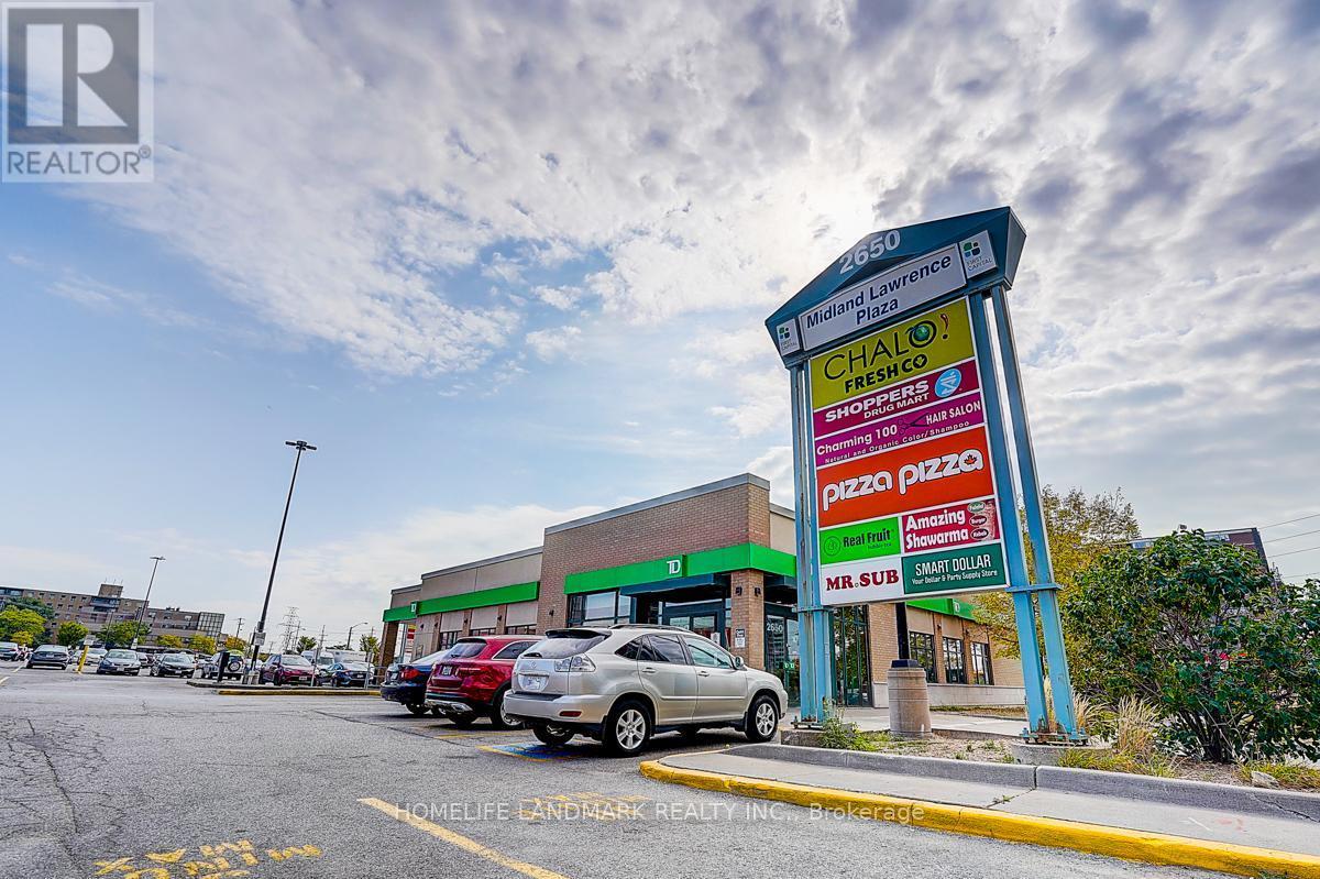 915 - 2550 Lawrence Avenue E, Toronto, ON - Outdoor