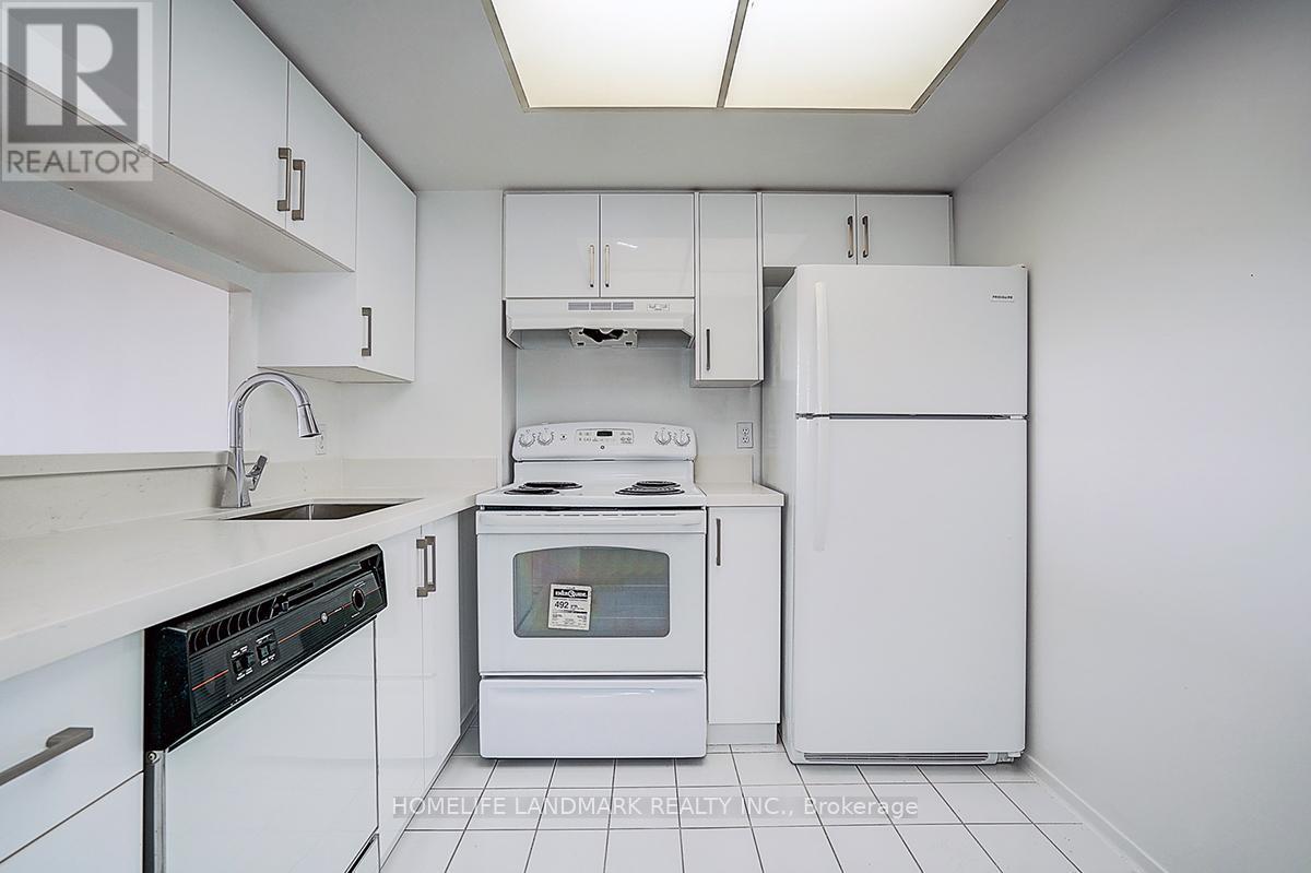 915 - 2550 Lawrence Avenue E, Toronto, ON - Indoor Photo Showing Kitchen