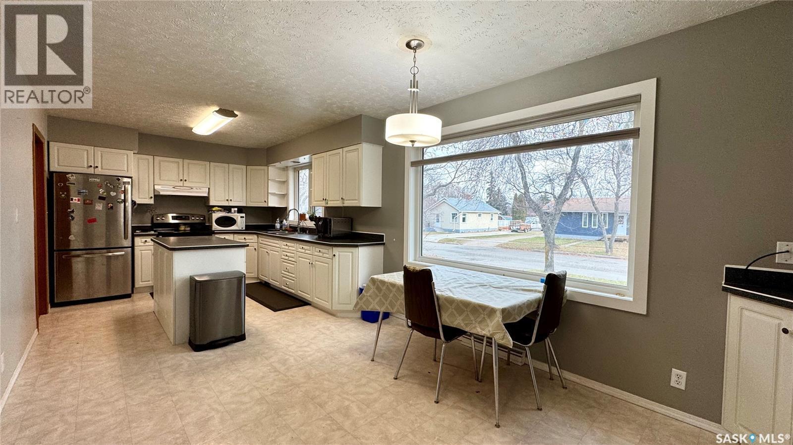 433 Garfield Street, Davidson, SK - Indoor
