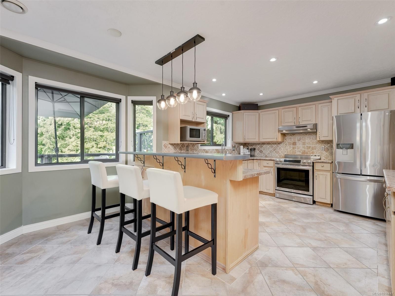 764 Westbury Rd, Saanich, BC