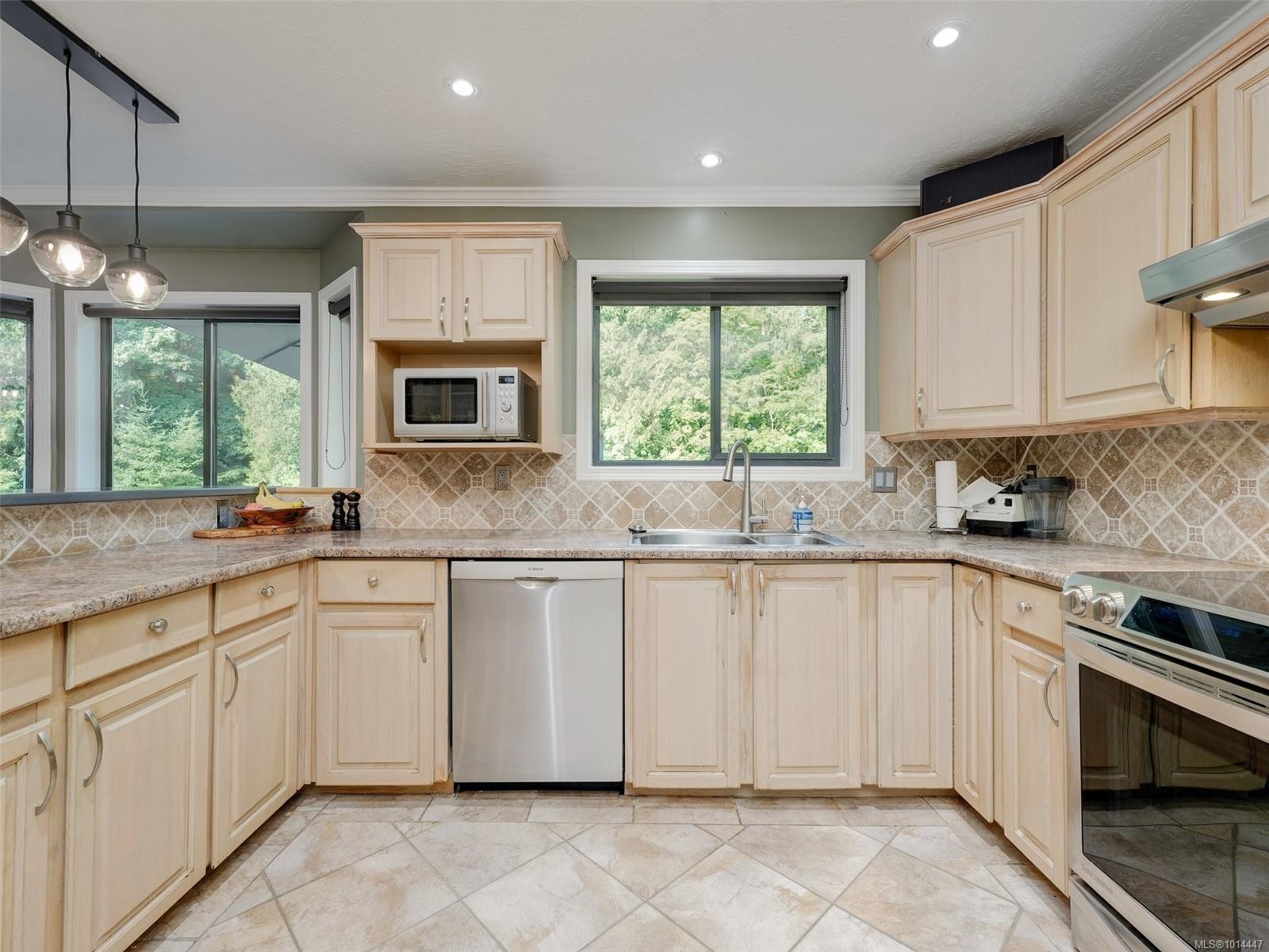 764 Westbury Rd, Saanich, BC