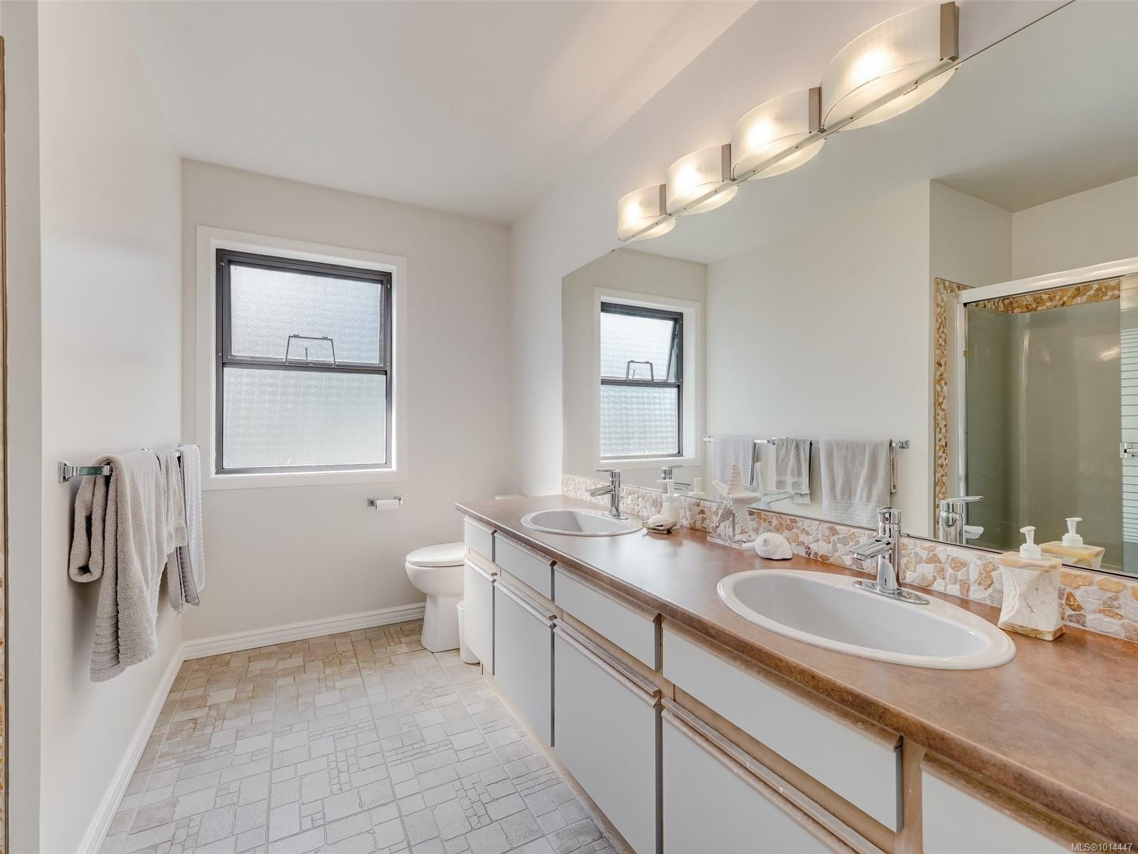 764 Westbury Rd, Saanich, BC