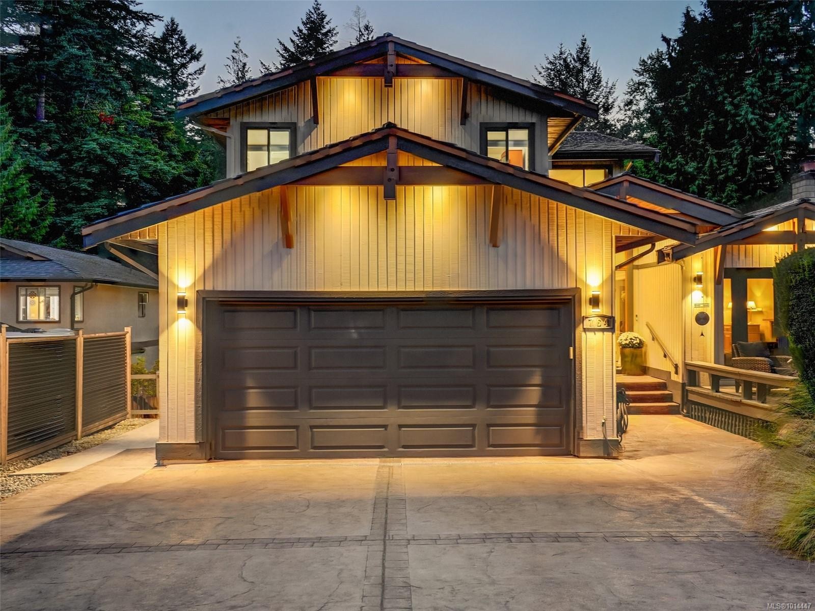 764 Westbury Rd, Saanich, BC