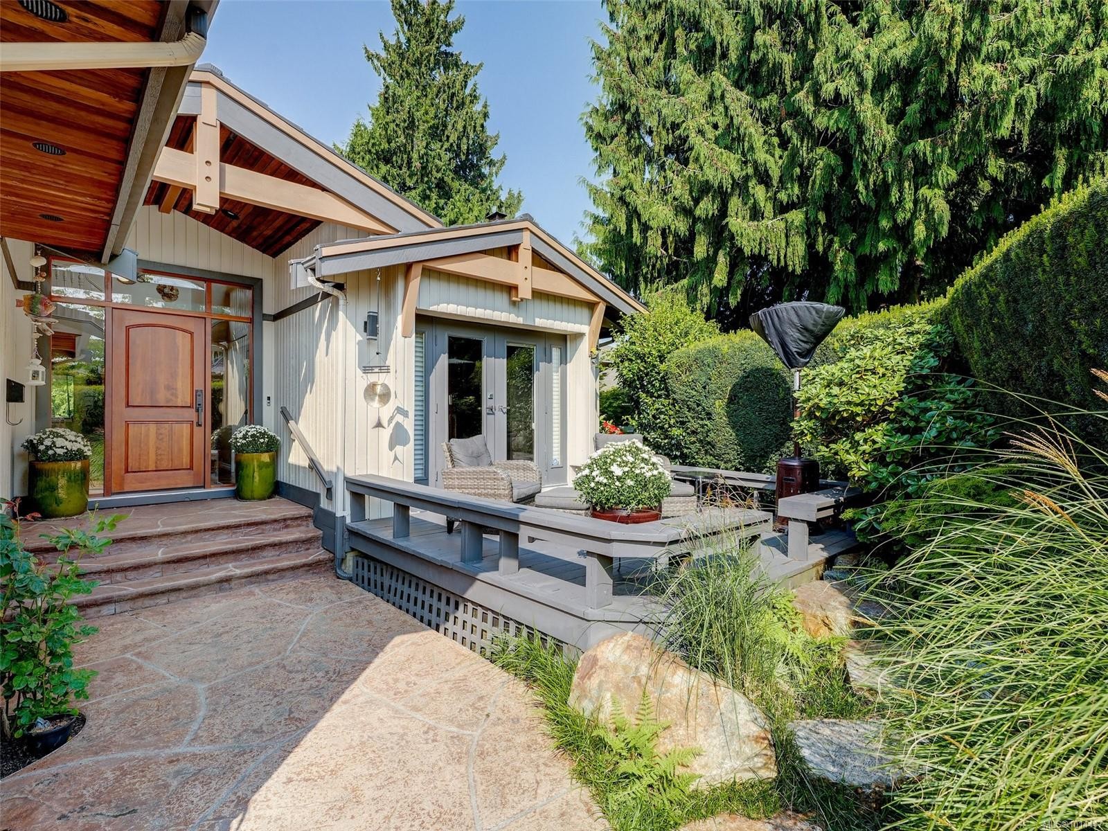 764 Westbury Rd, Saanich, BC