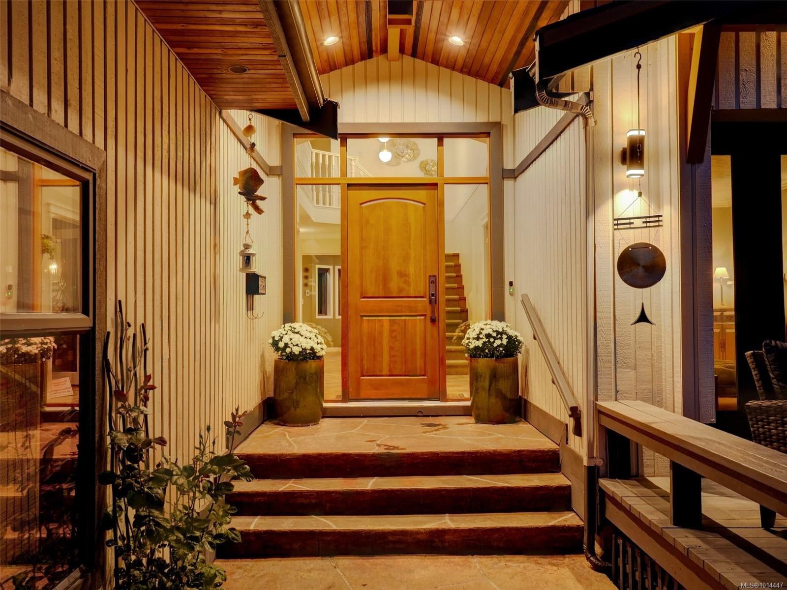 764 Westbury Rd, Saanich, BC