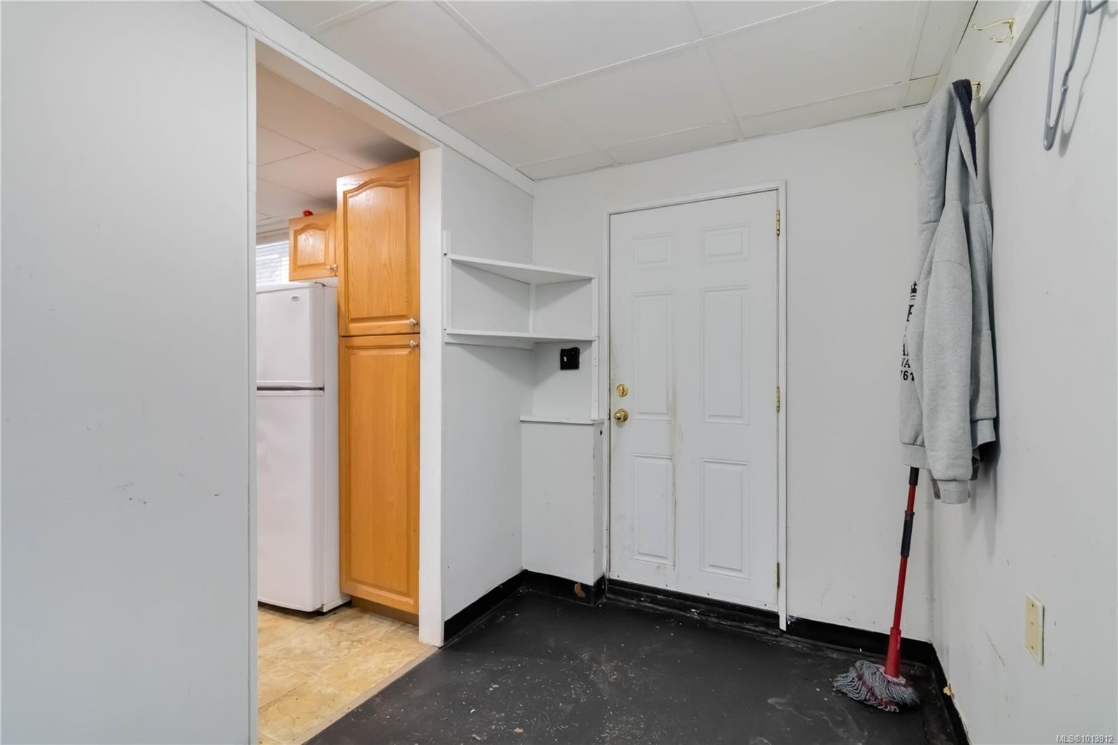 727 Chesterlea Rd, Saanich, BC