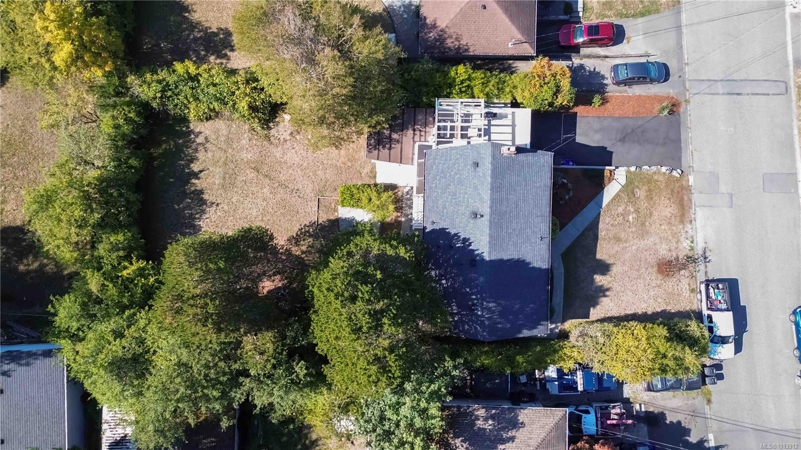 727 Chesterlea Rd, Saanich, BC