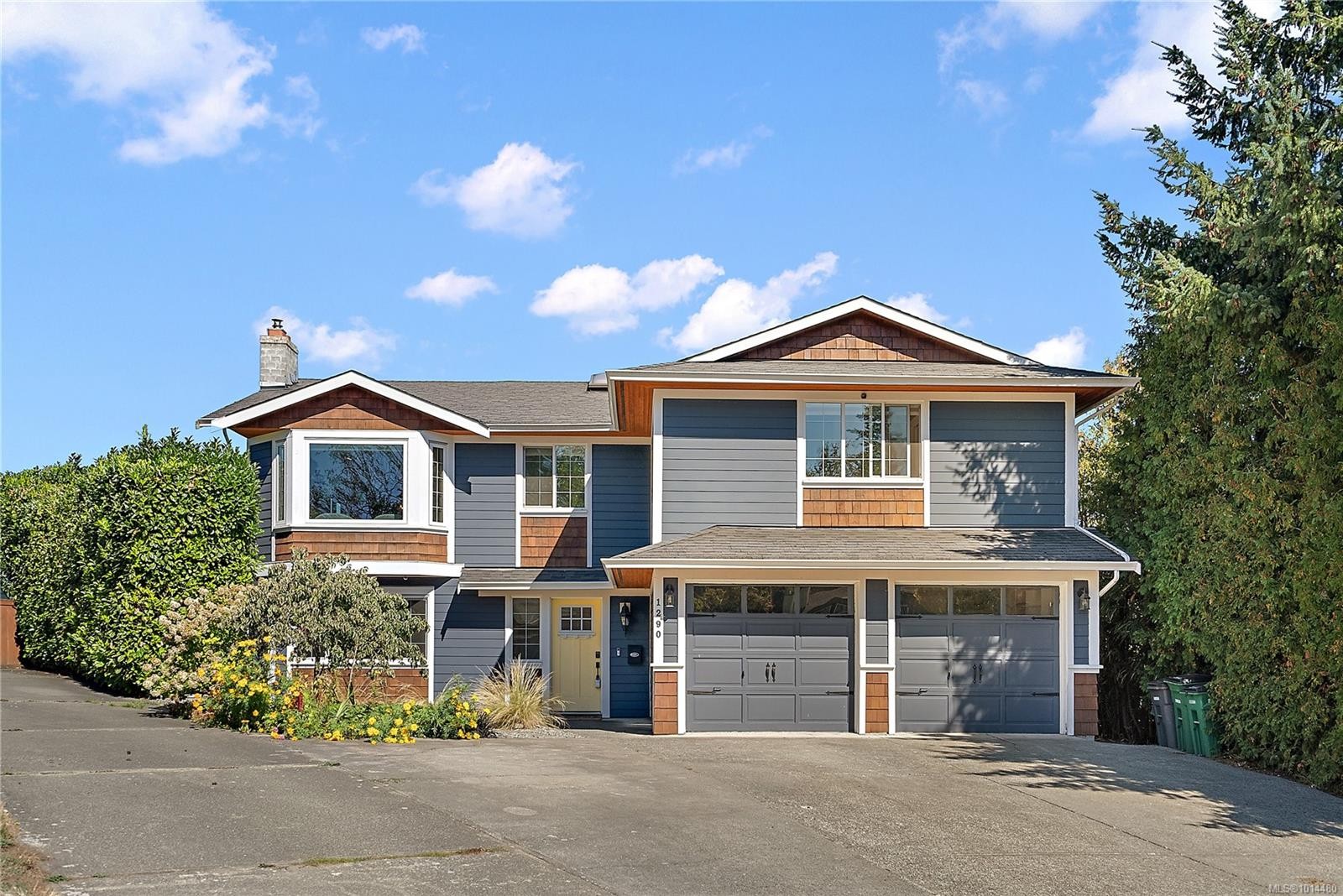 1290 Lidgate Crt, Saanich, BC