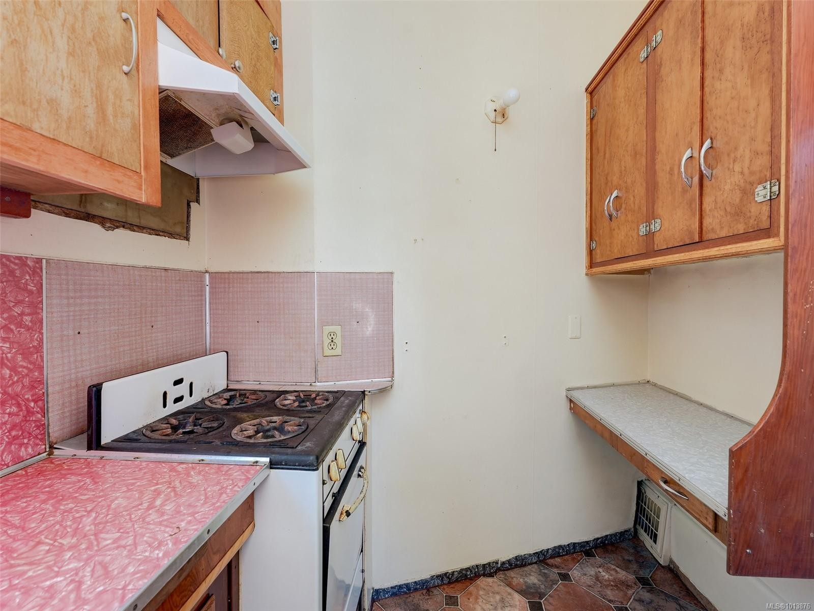 1250 Fairfield Rd, Victoria, BC