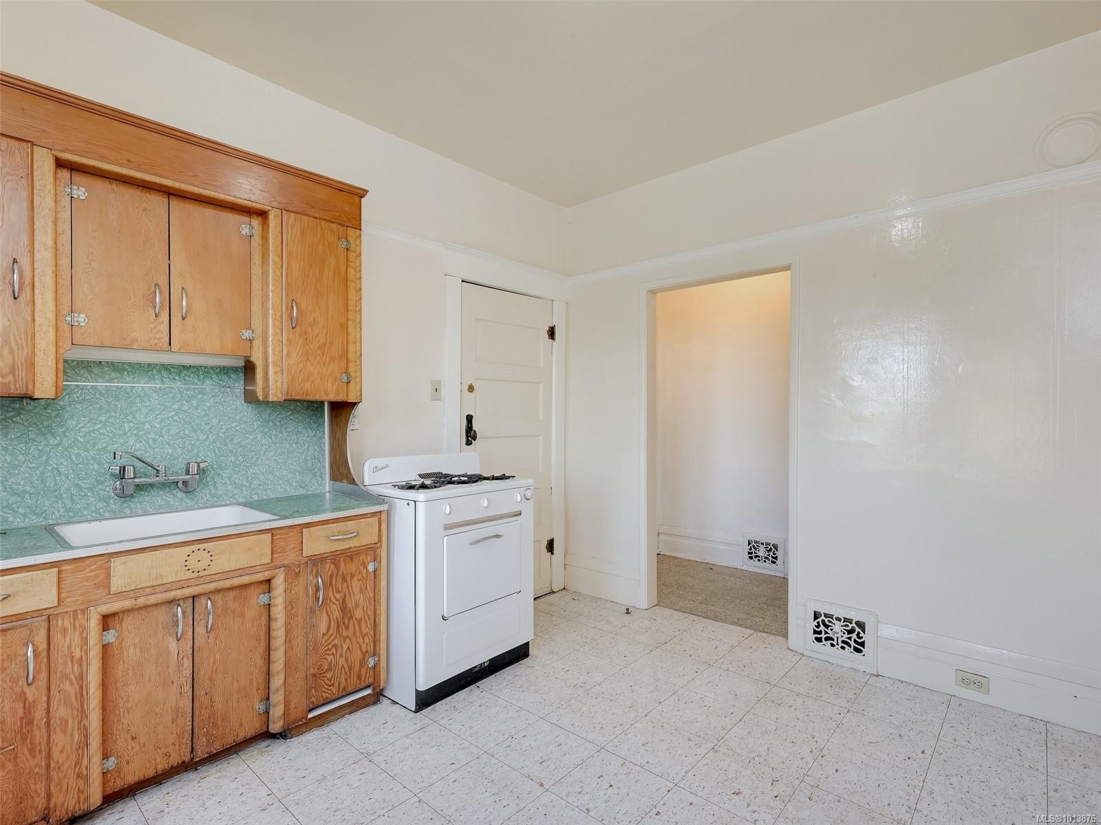 1250 Fairfield Rd, Victoria, BC