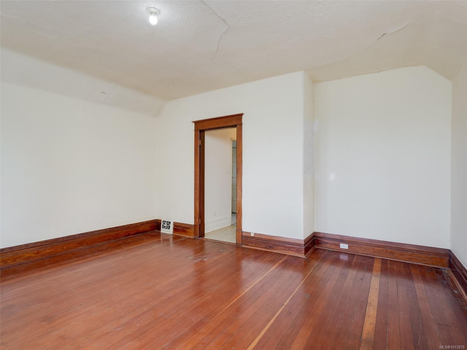 1250 Fairfield Rd, Victoria, BC