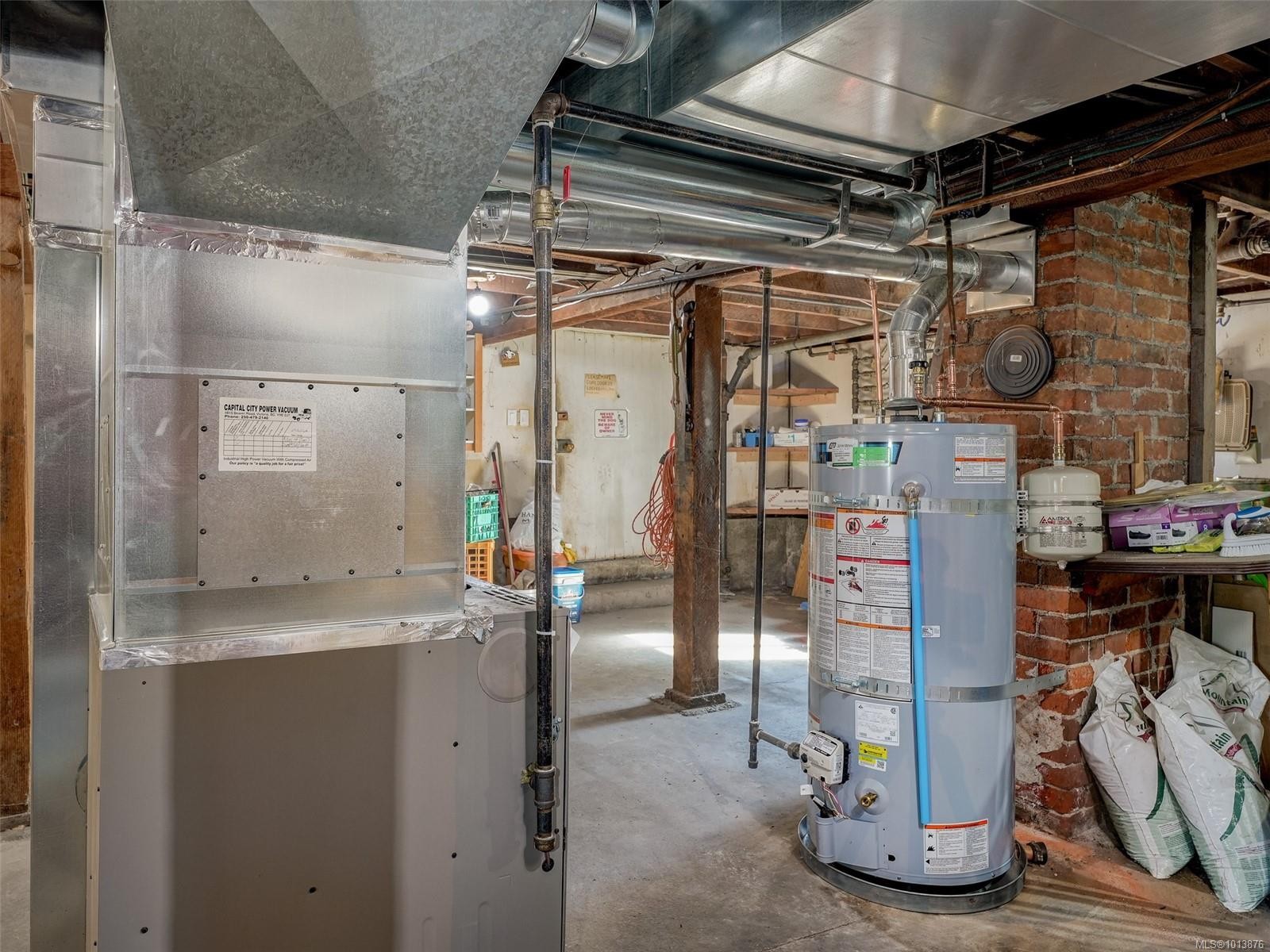 1250 Fairfield Rd, Victoria, BC