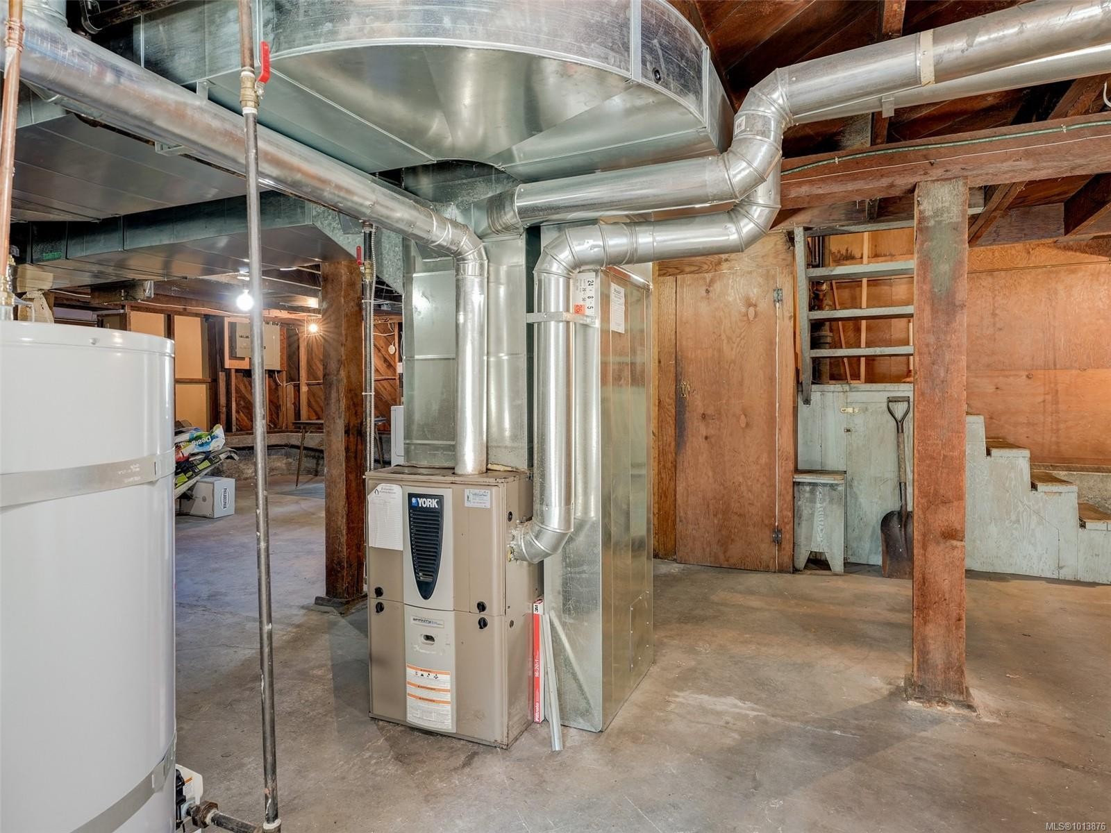 1250 Fairfield Rd, Victoria, BC