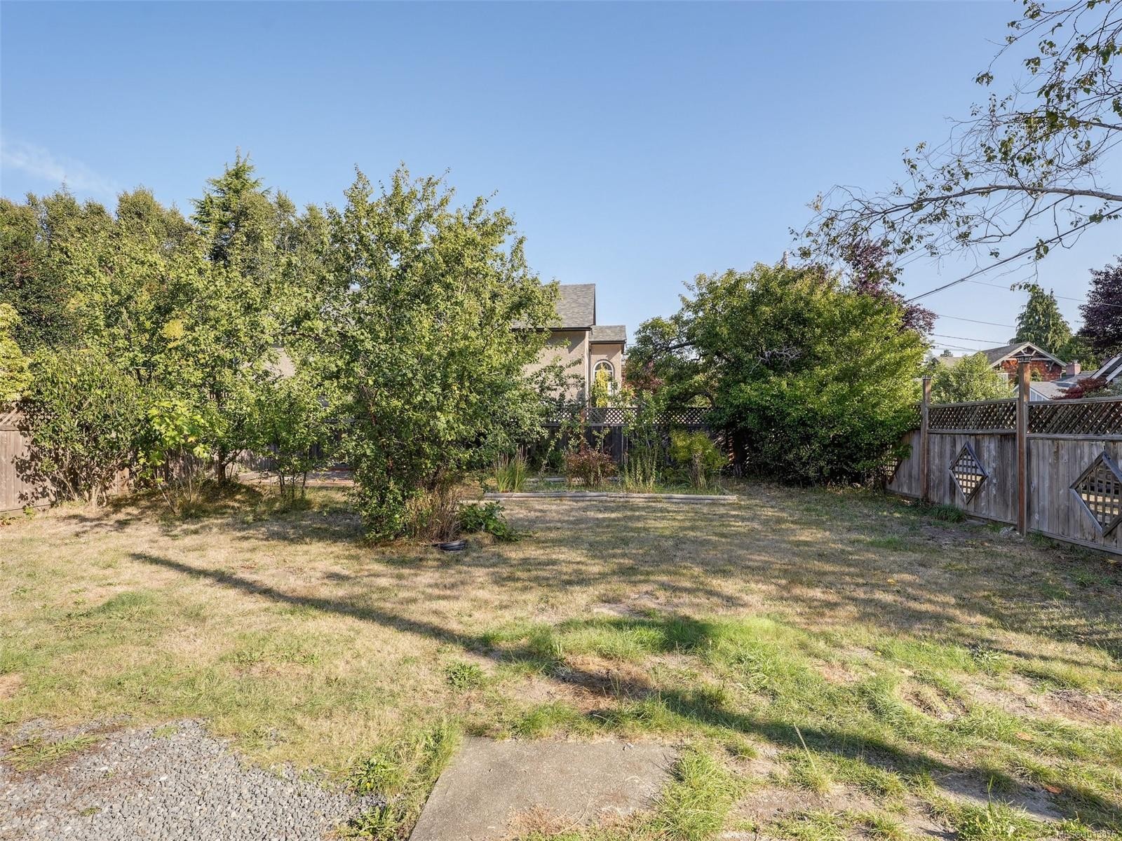 1250 Fairfield Rd, Victoria, BC