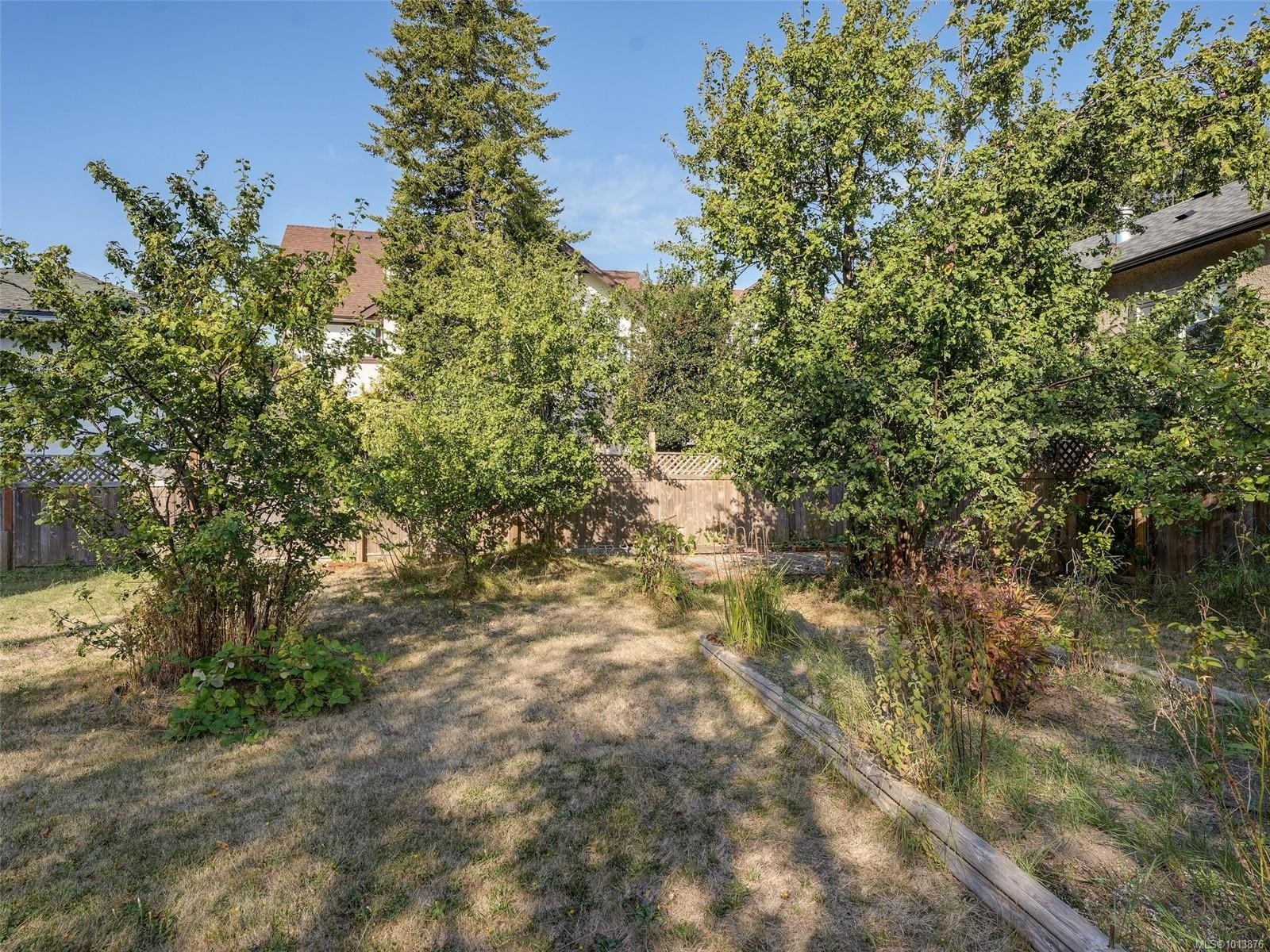 1250 Fairfield Rd, Victoria, BC