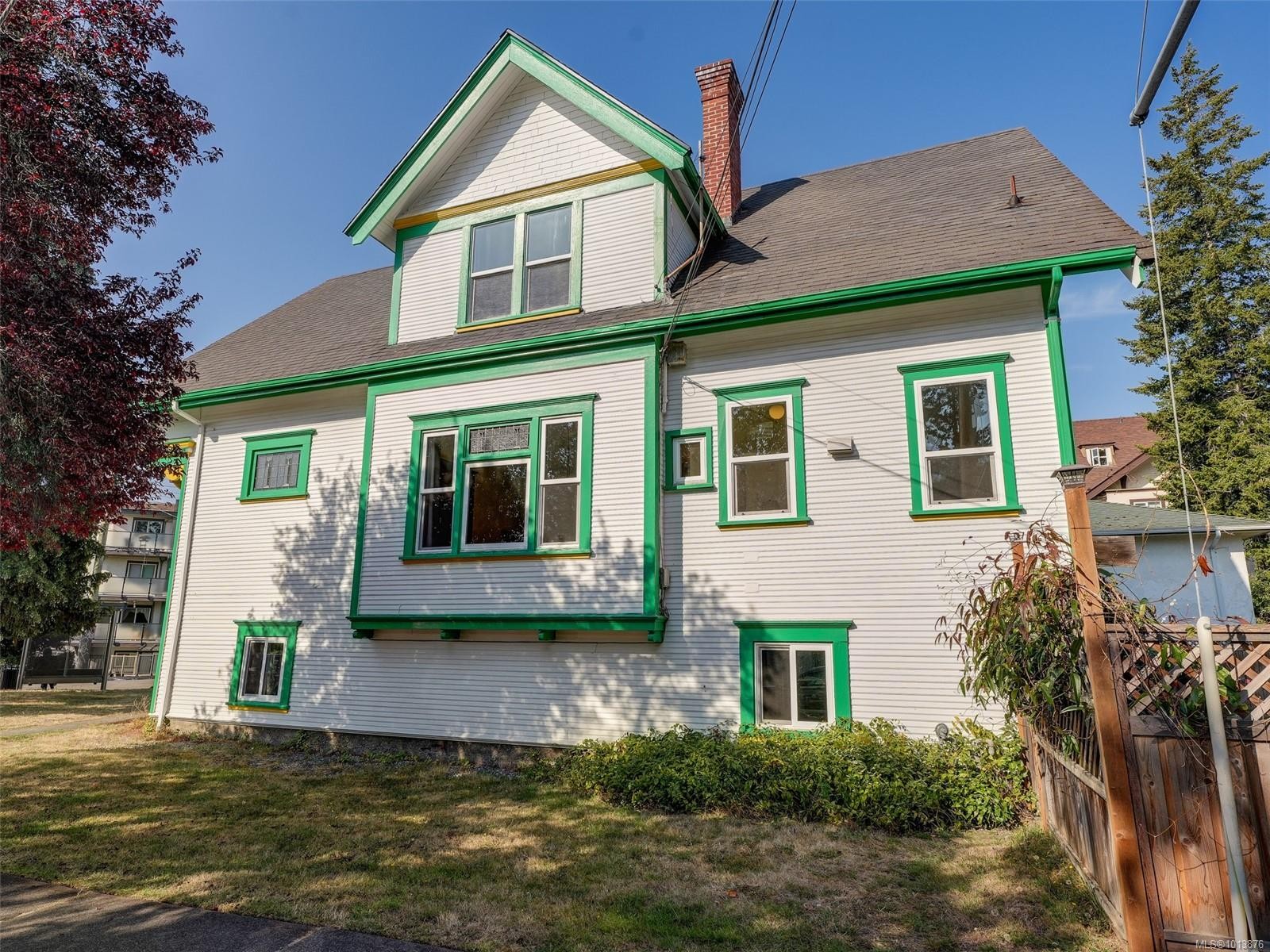 1250 Fairfield Rd, Victoria, BC