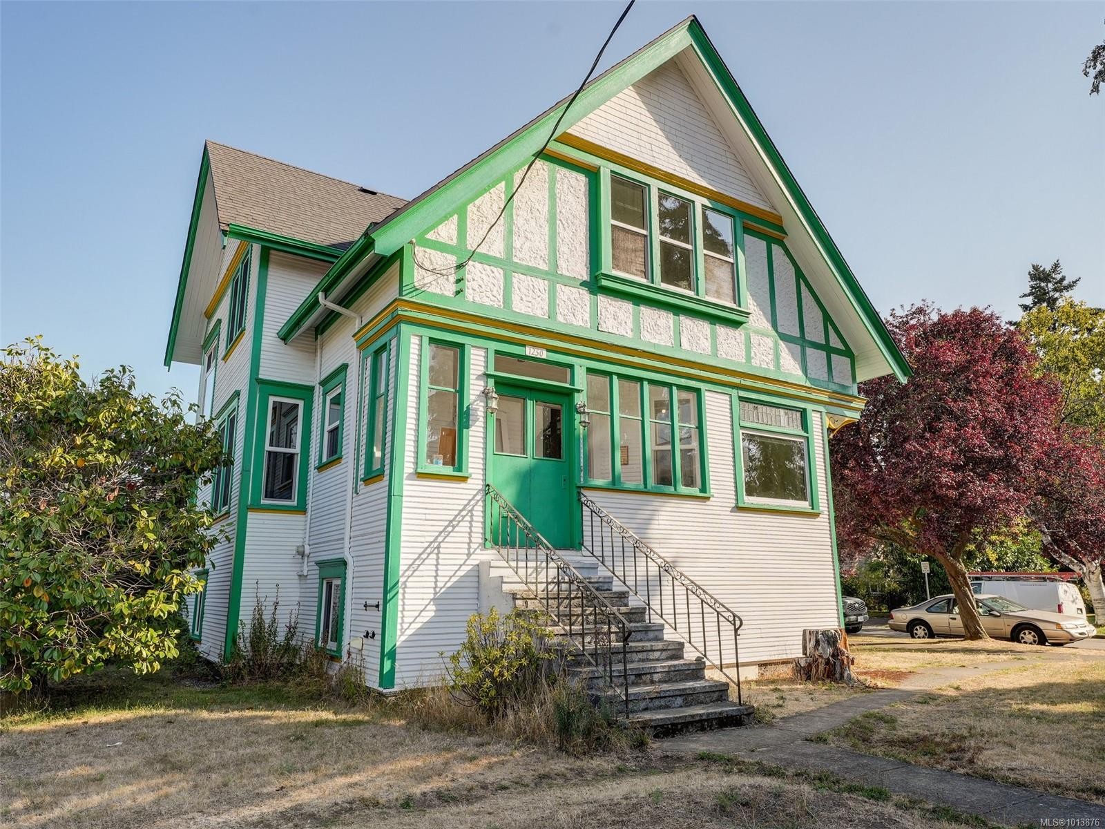 1250 Fairfield Rd, Victoria, BC