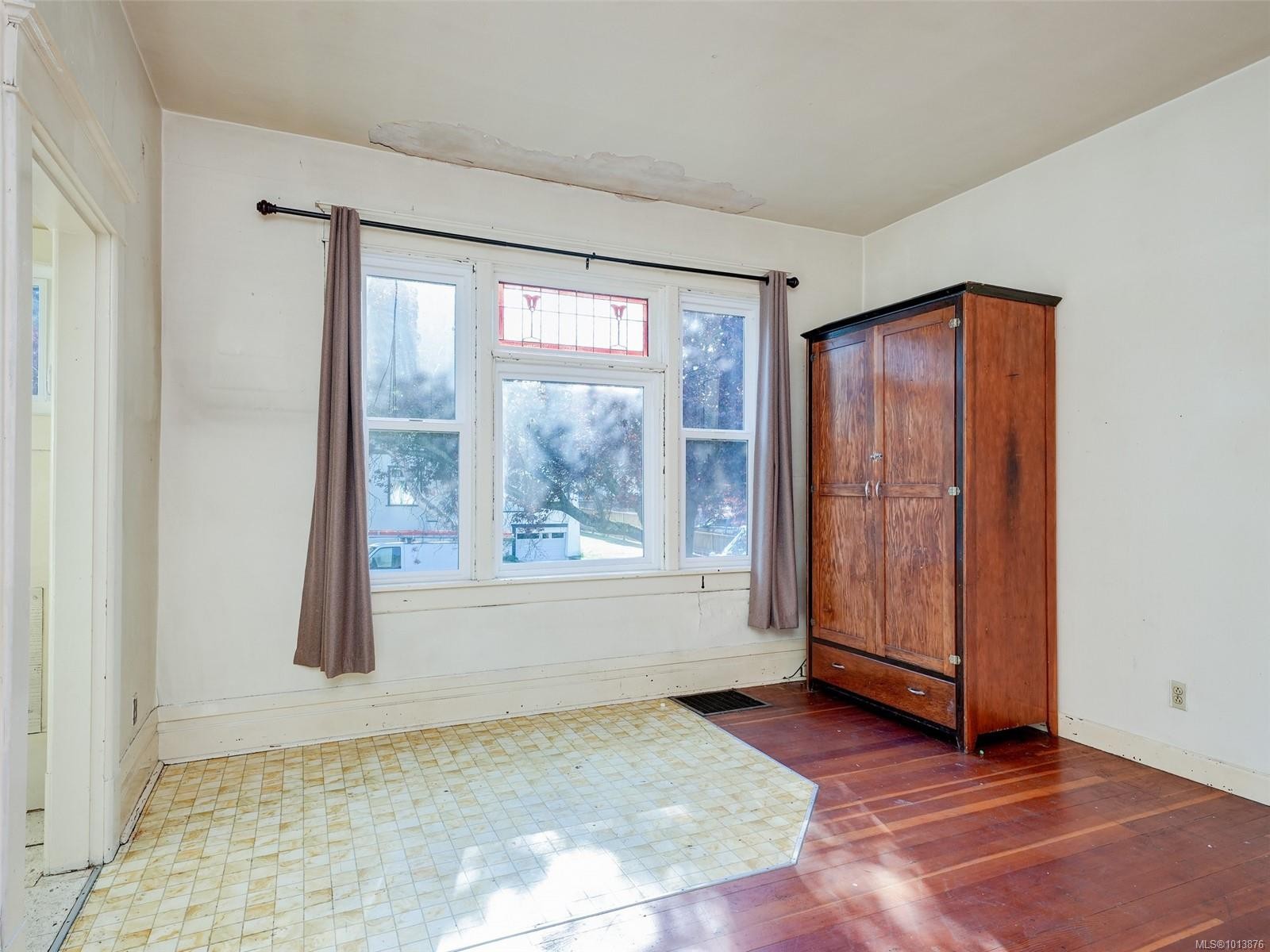 1250 Fairfield Rd, Victoria, BC