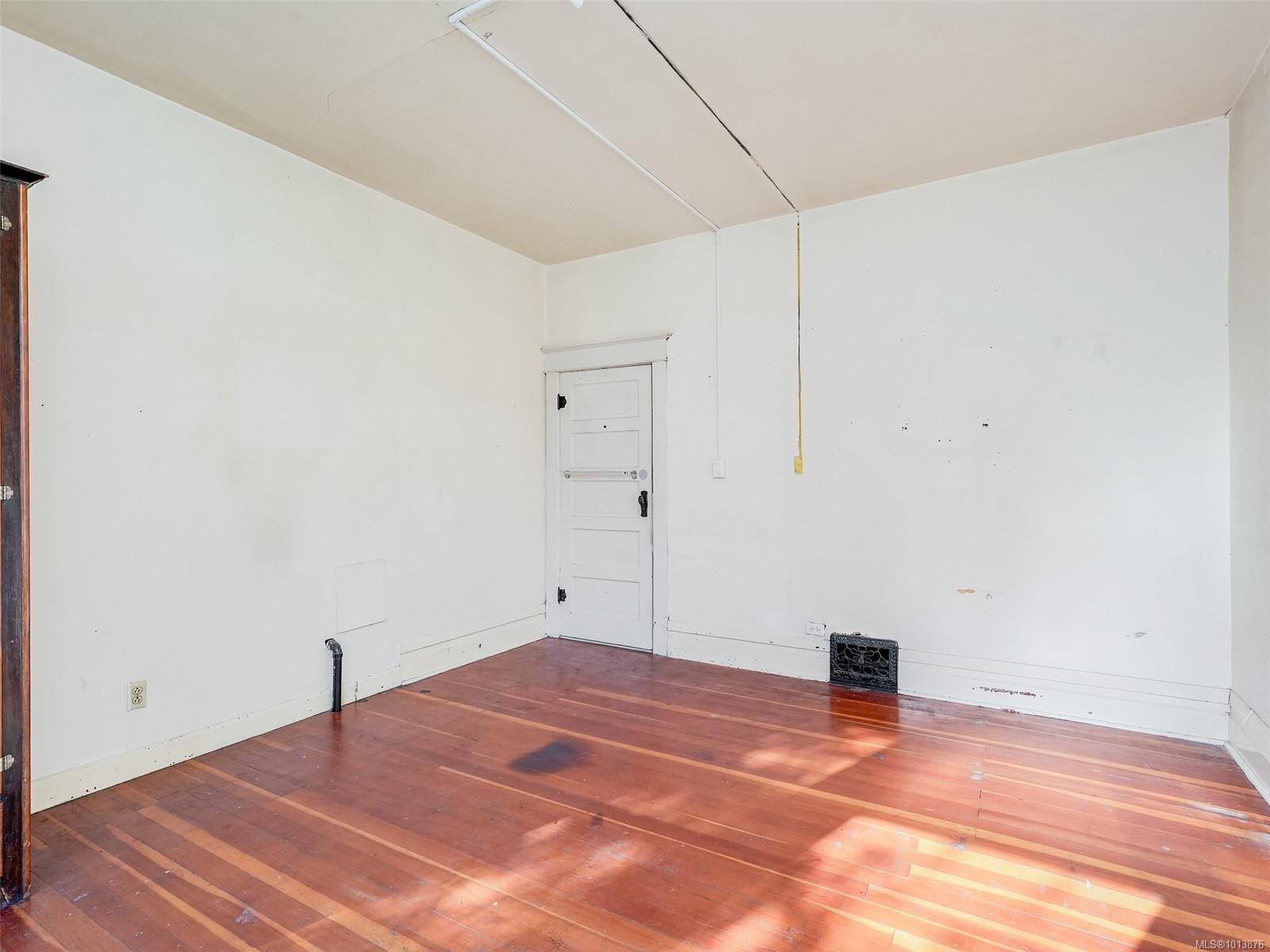 1250 Fairfield Rd, Victoria, BC