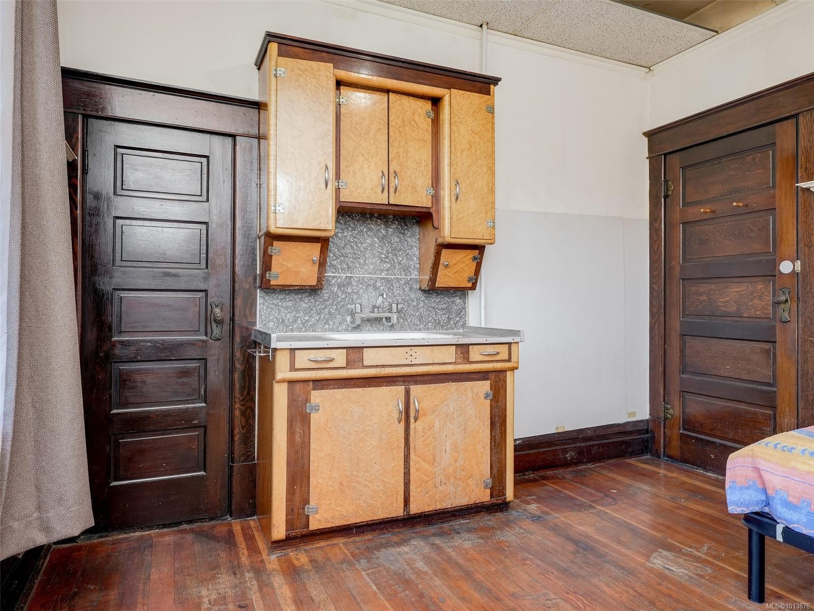 1250 Fairfield Rd, Victoria, BC