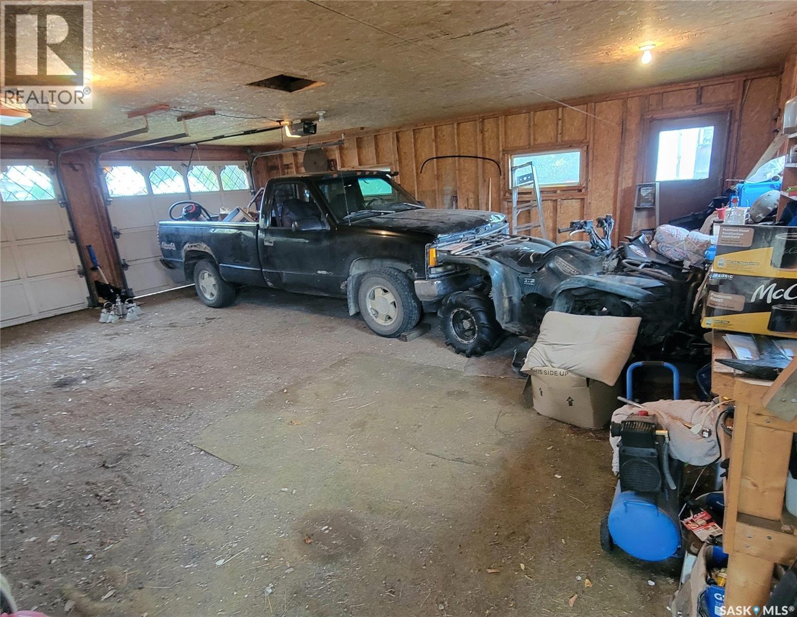 103 Brooks Avenue, Sturgis, SK - Indoor Photo Showing Garage